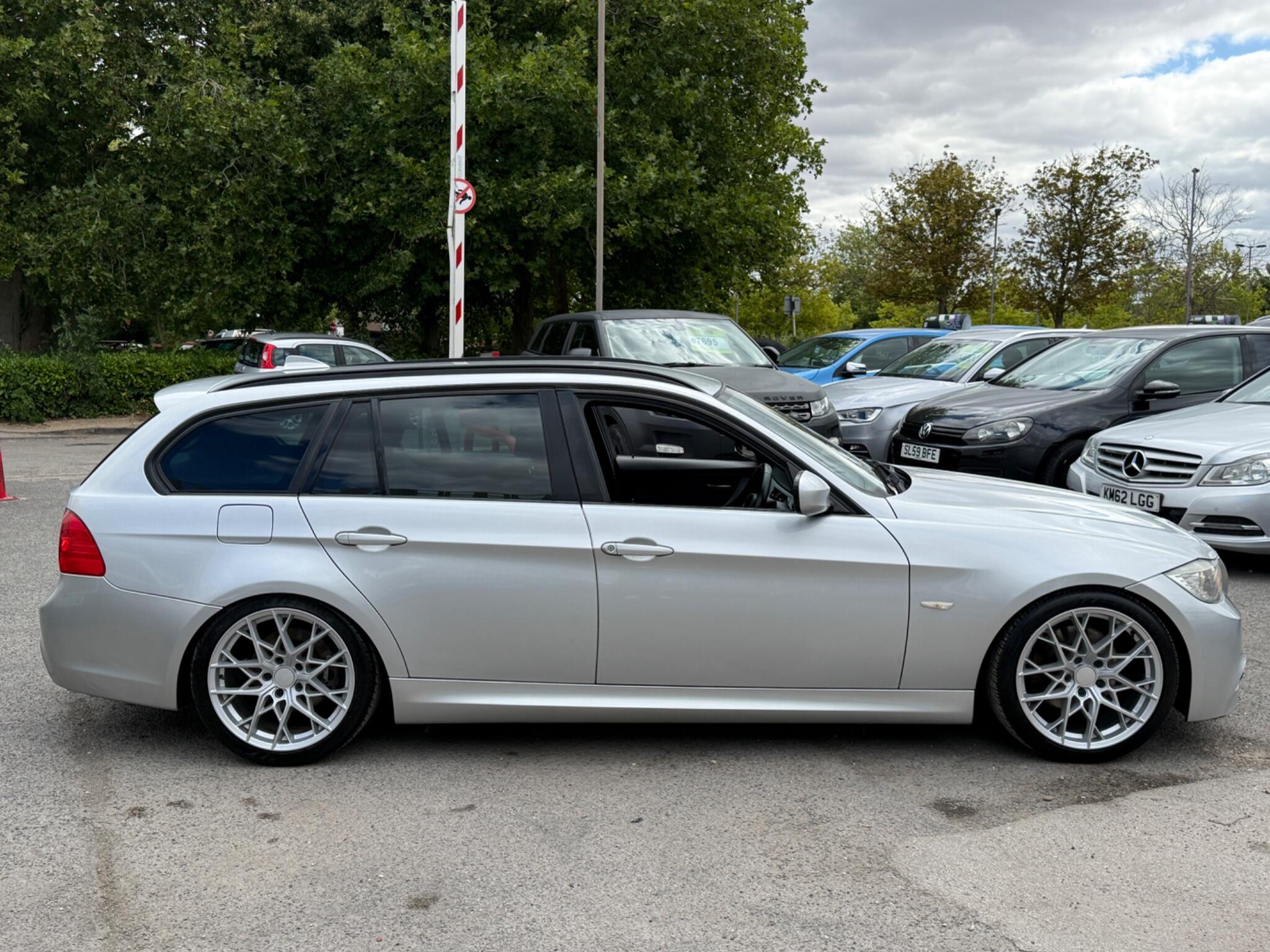 BMW 3 Series - Image 19