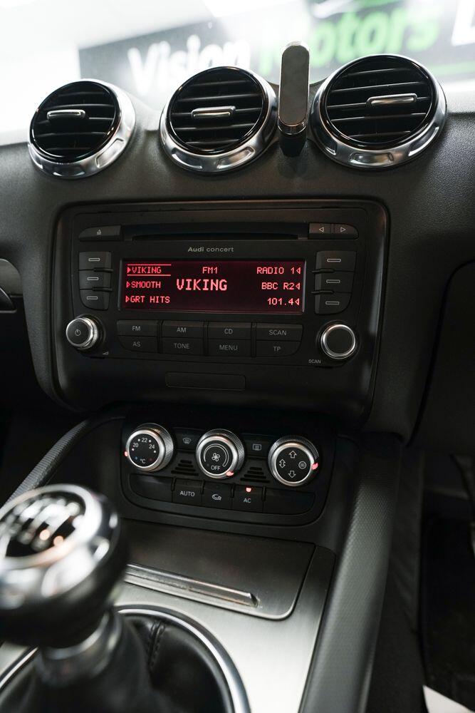 Audi TT view 21