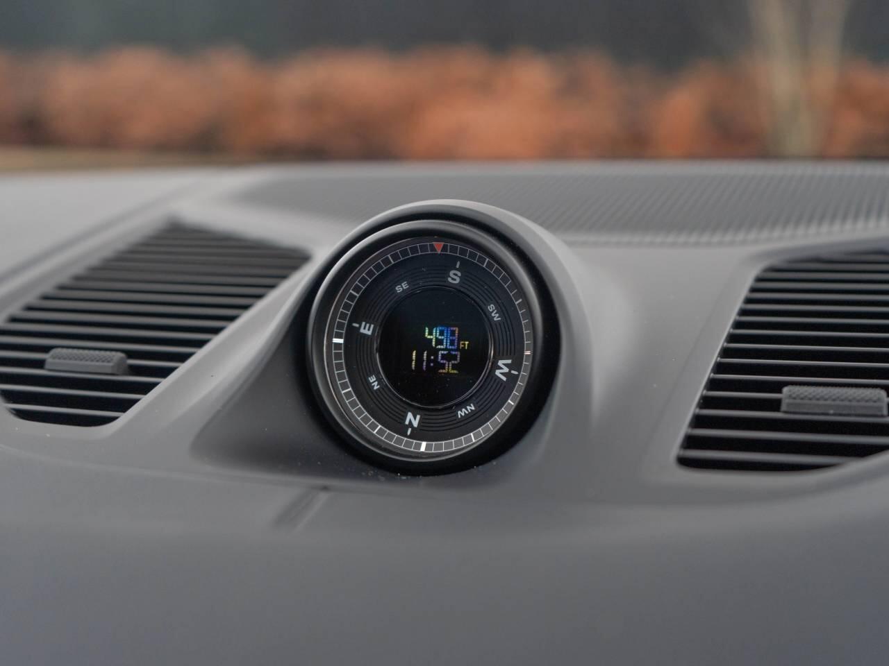 Porsche Cayenne view 50