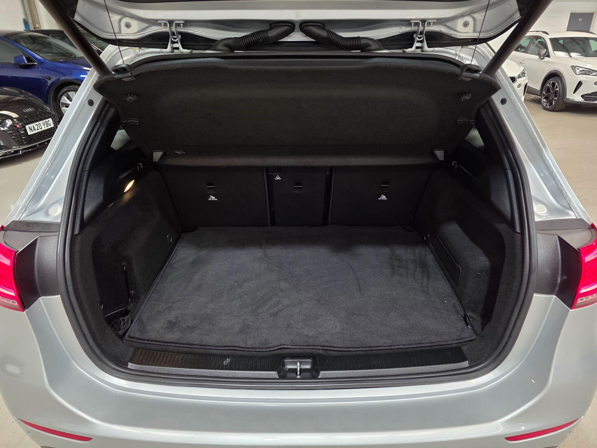 Mercedes-Benz B Class view 30