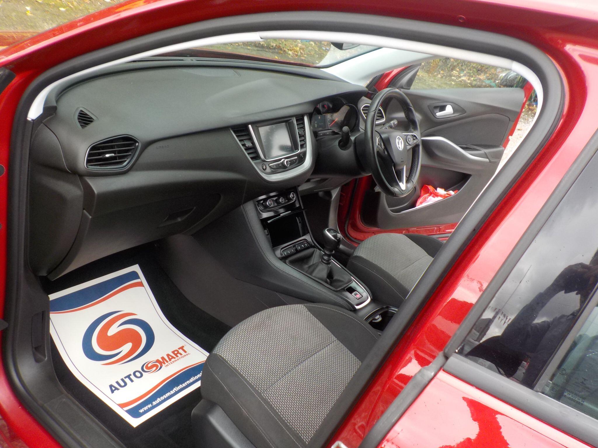 Vauxhall Grandland X 1.2 Turbo SE Euro 6 (s/s) 5dr
