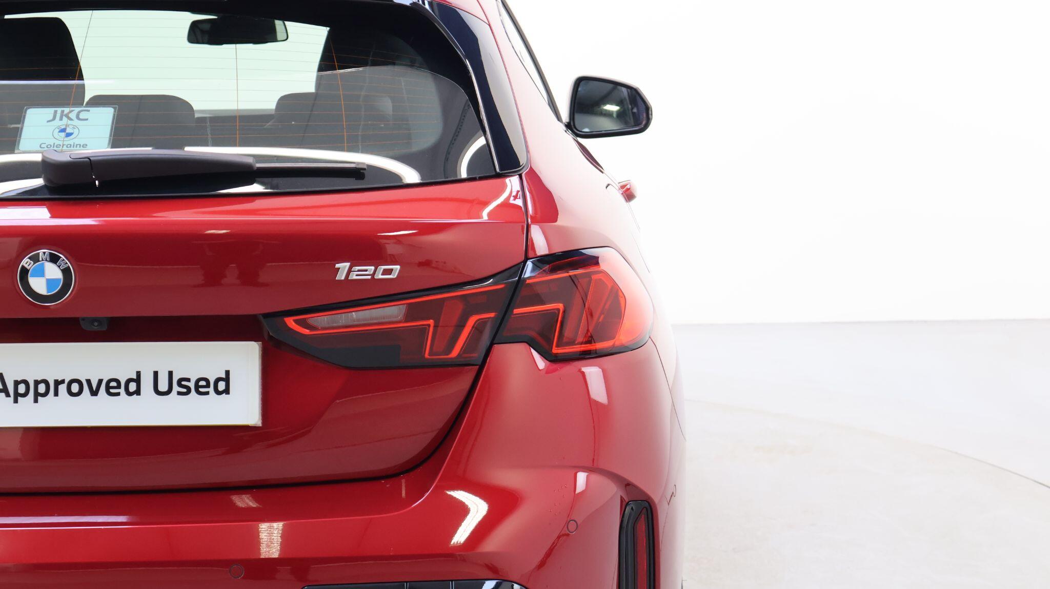 BMW 1 Series view 20