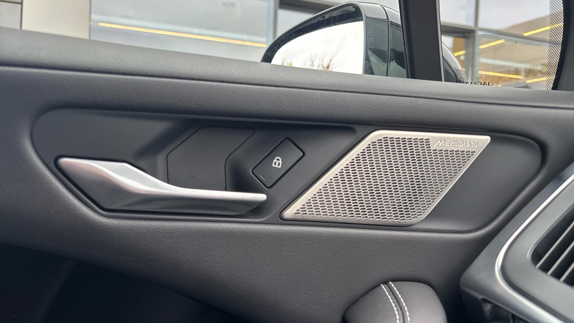 Jaguar I-Pace view 44