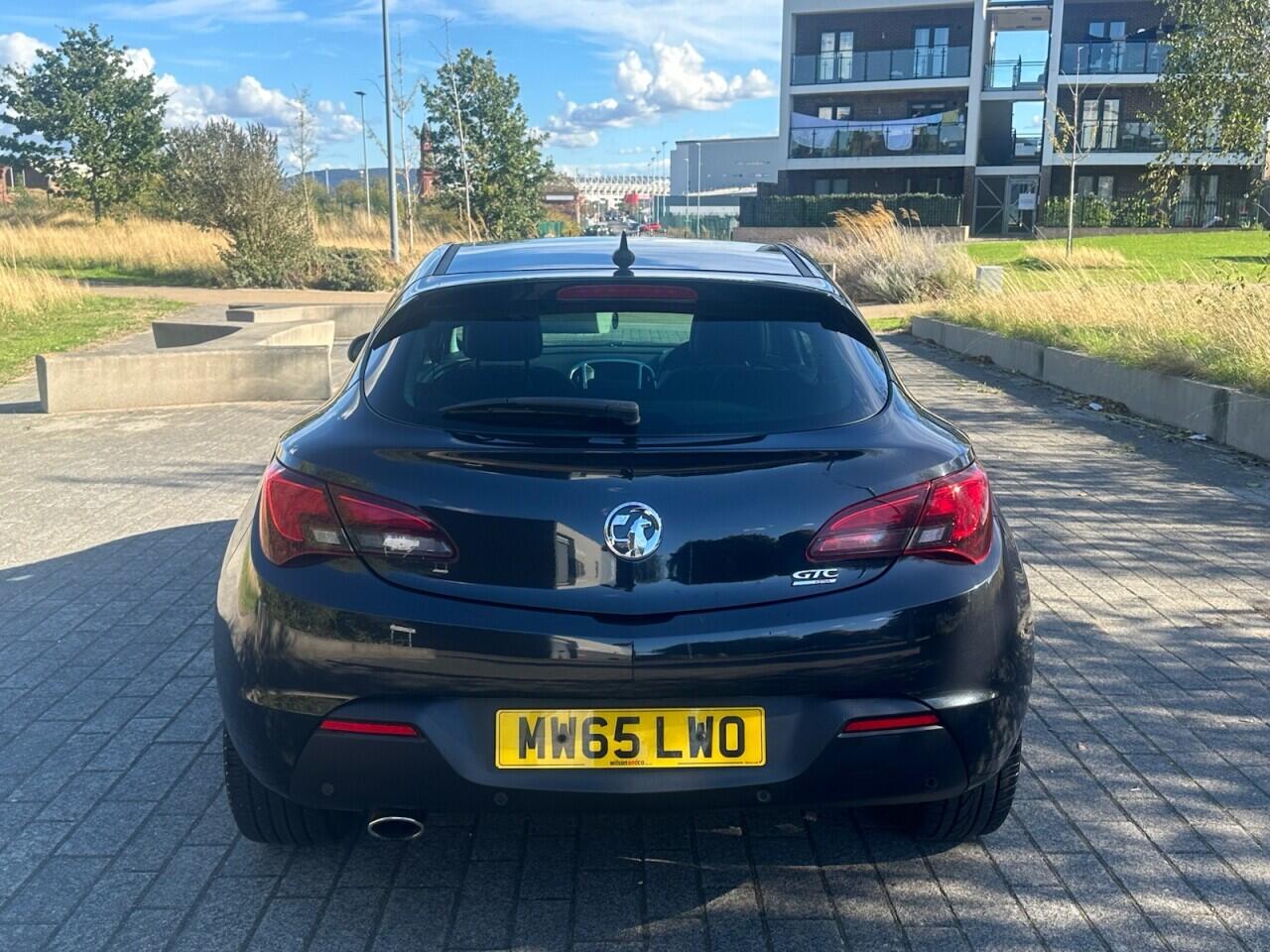 Vauxhall Astra GTC view 9