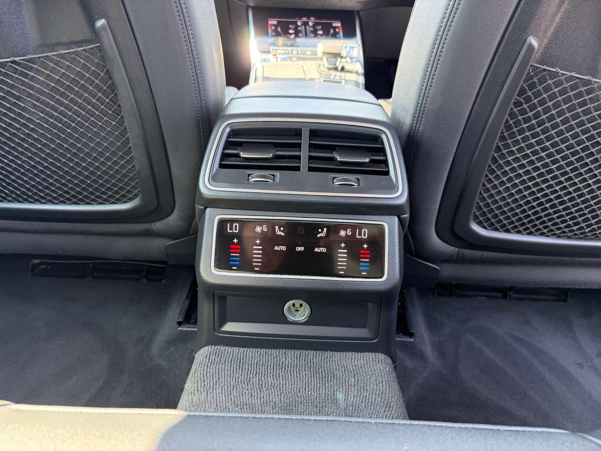 Audi A6 Saloon view 32