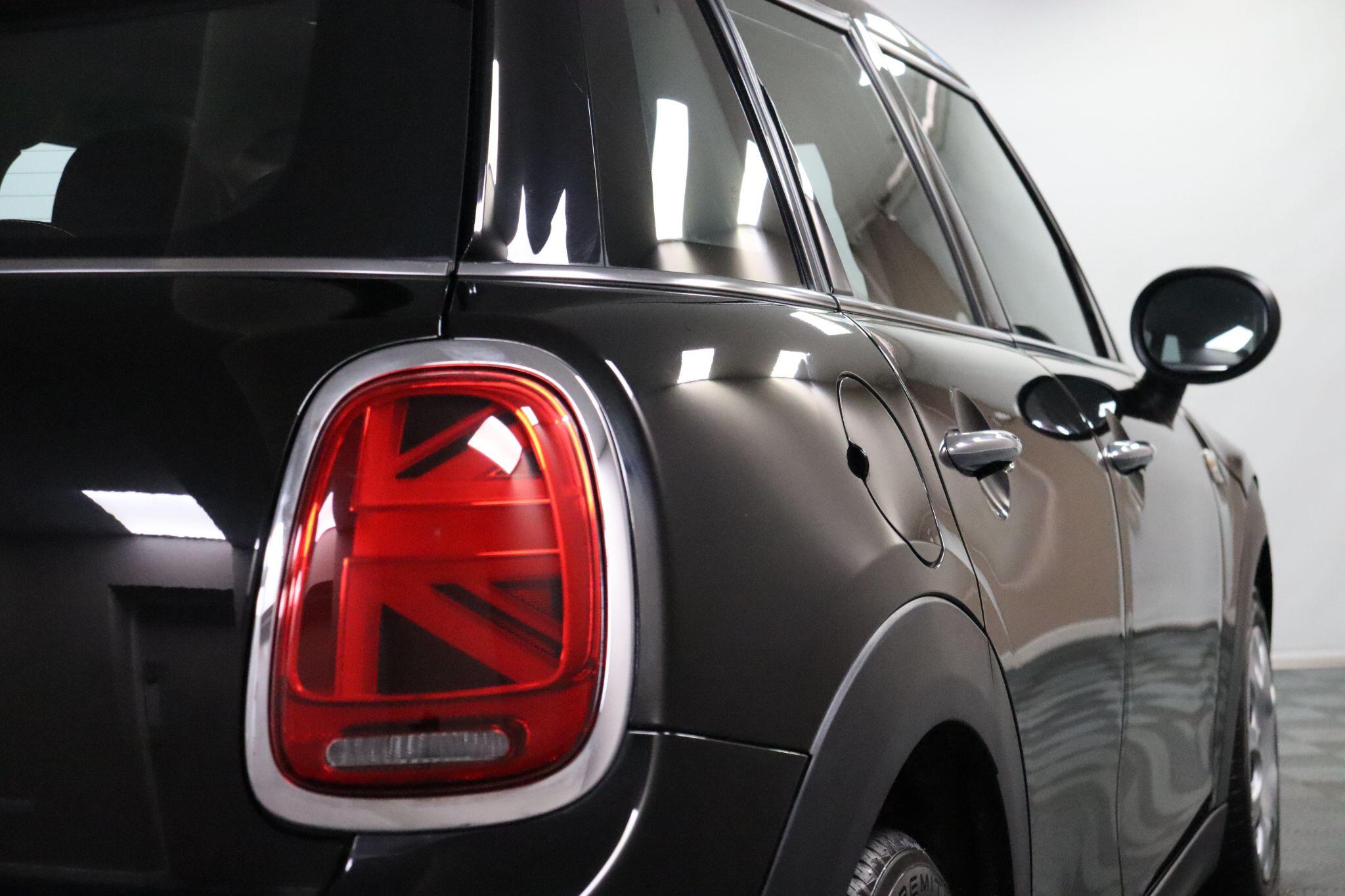 Mini Hatch view 23