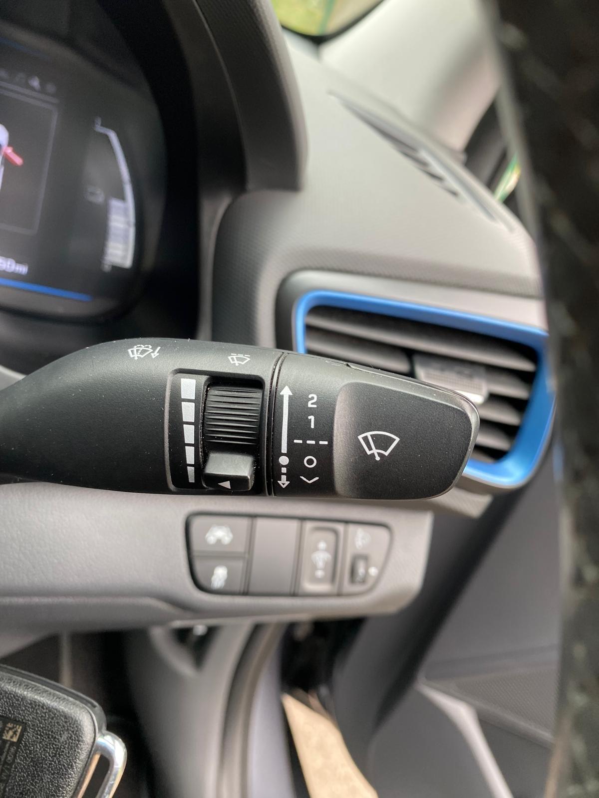 Hyundai Ioniq view 21
