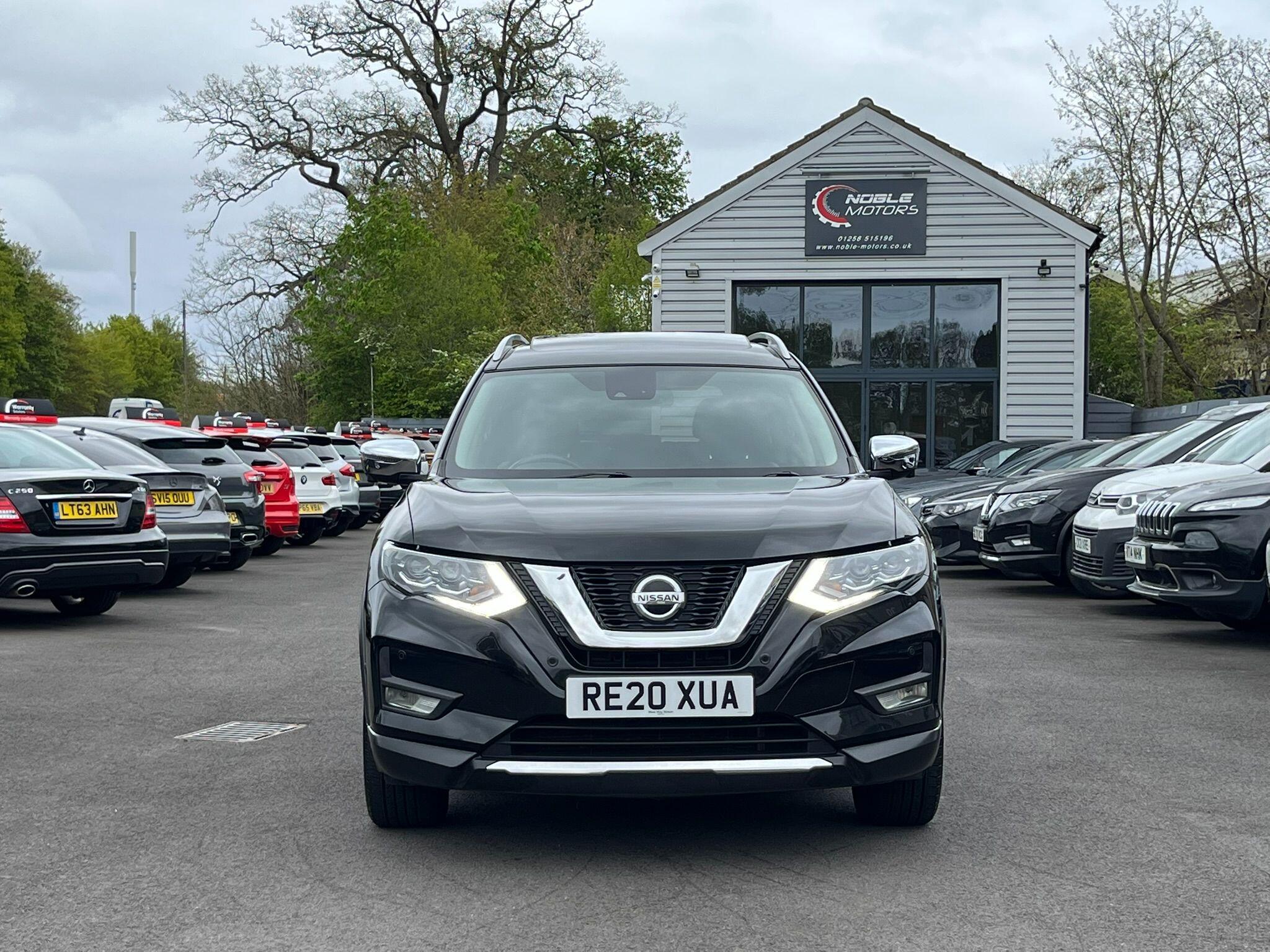 Nissan X-Trail view 2