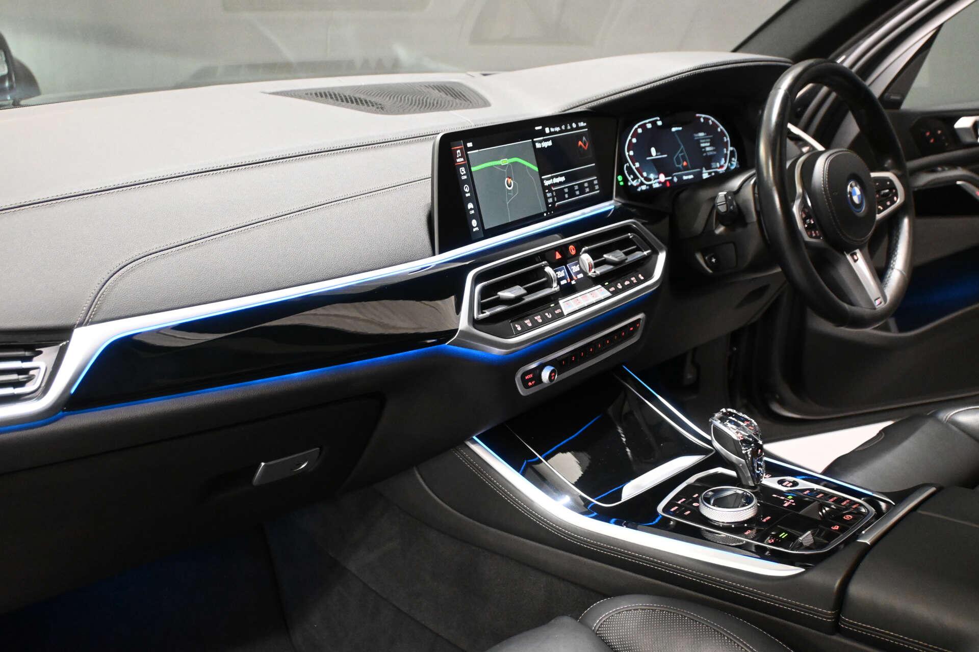 BMW X5 view 11