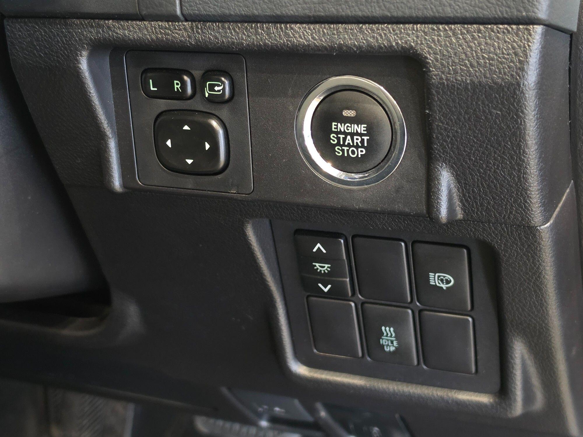 Toyota Land Cruiser view 40