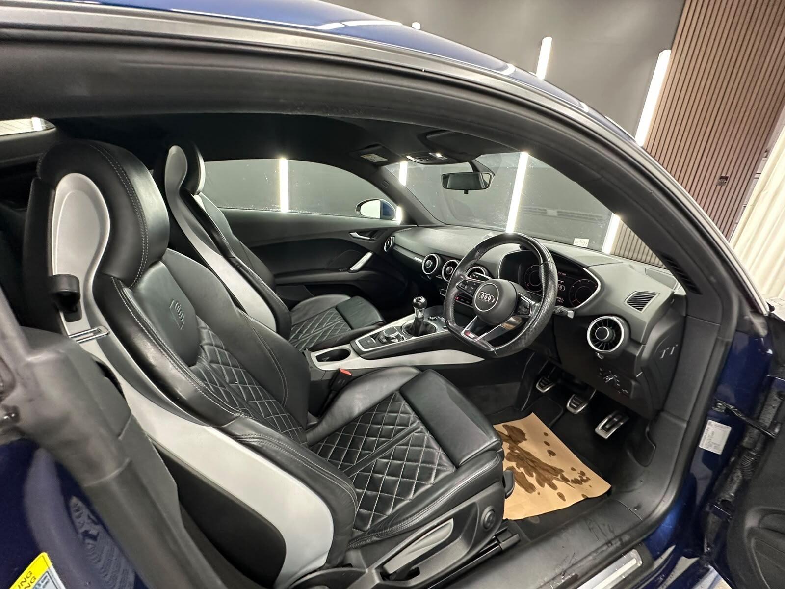 Audi TT view 26