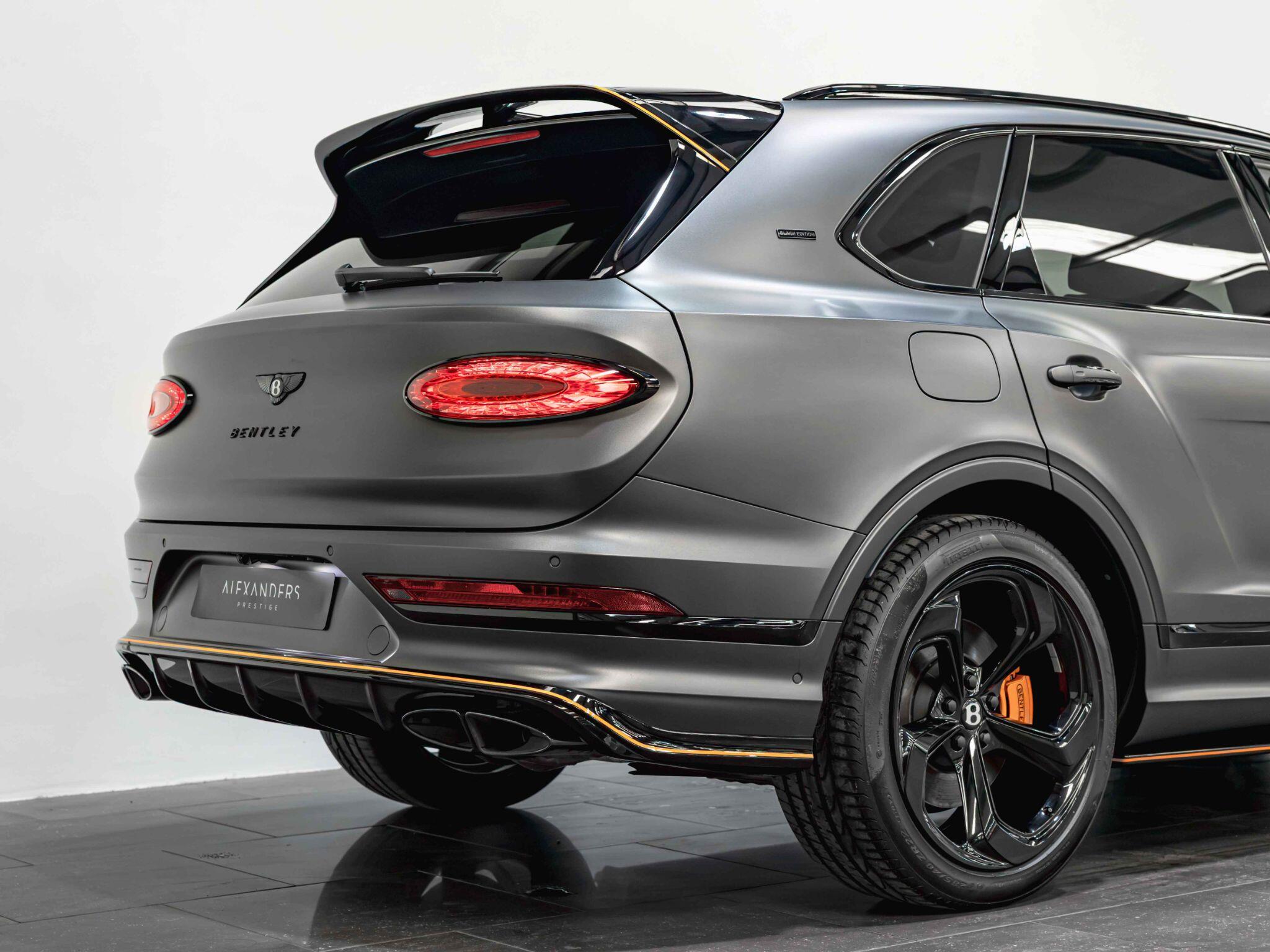 Bentley Bentayga view 13
