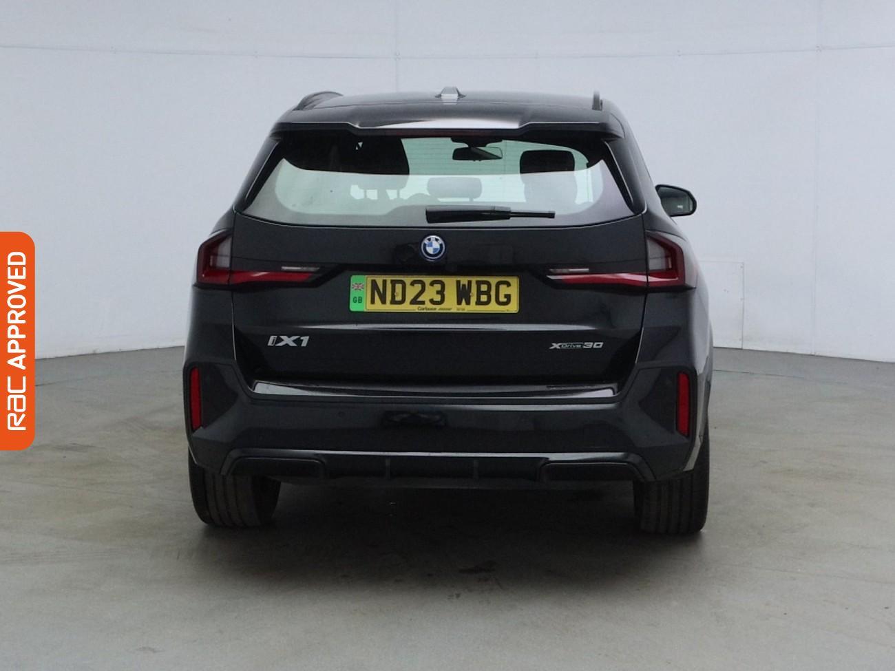BMW Ix1 view 9