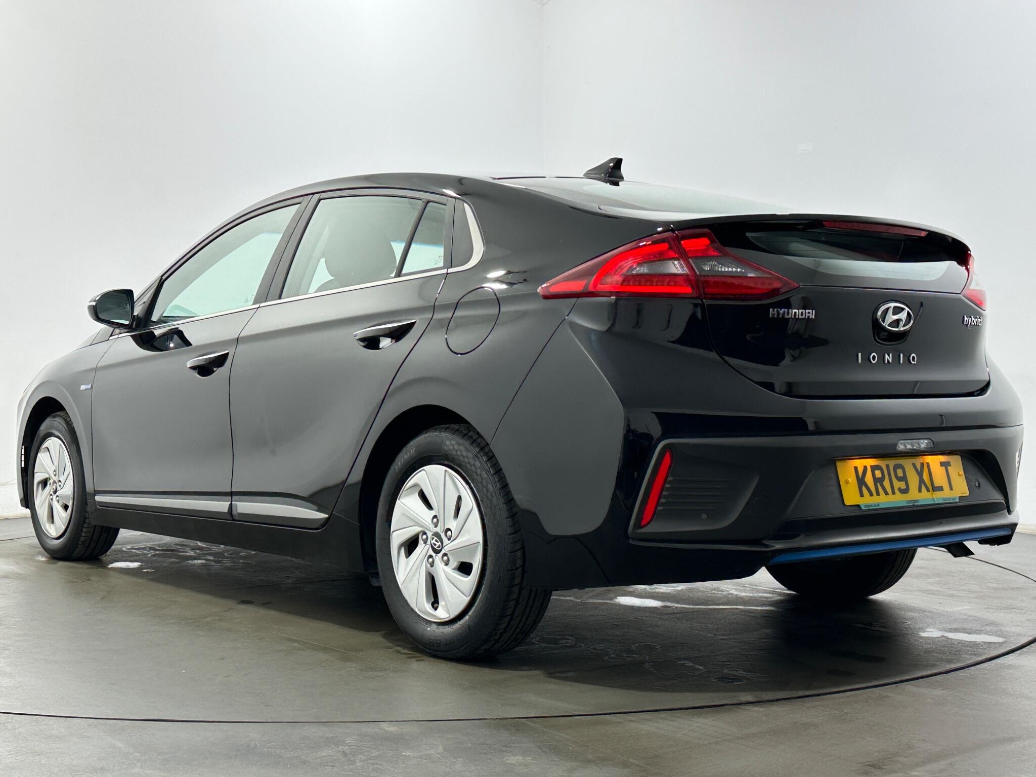 Hyundai IONIQ view 48