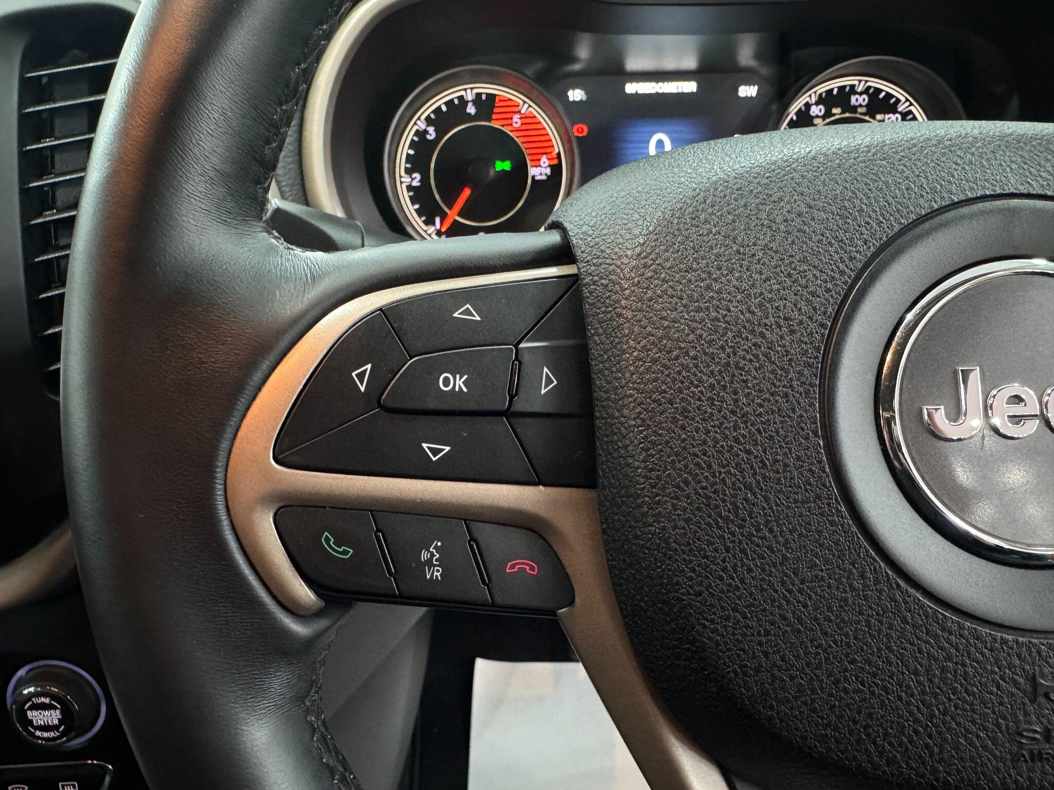 Jeep Cherokee view 31