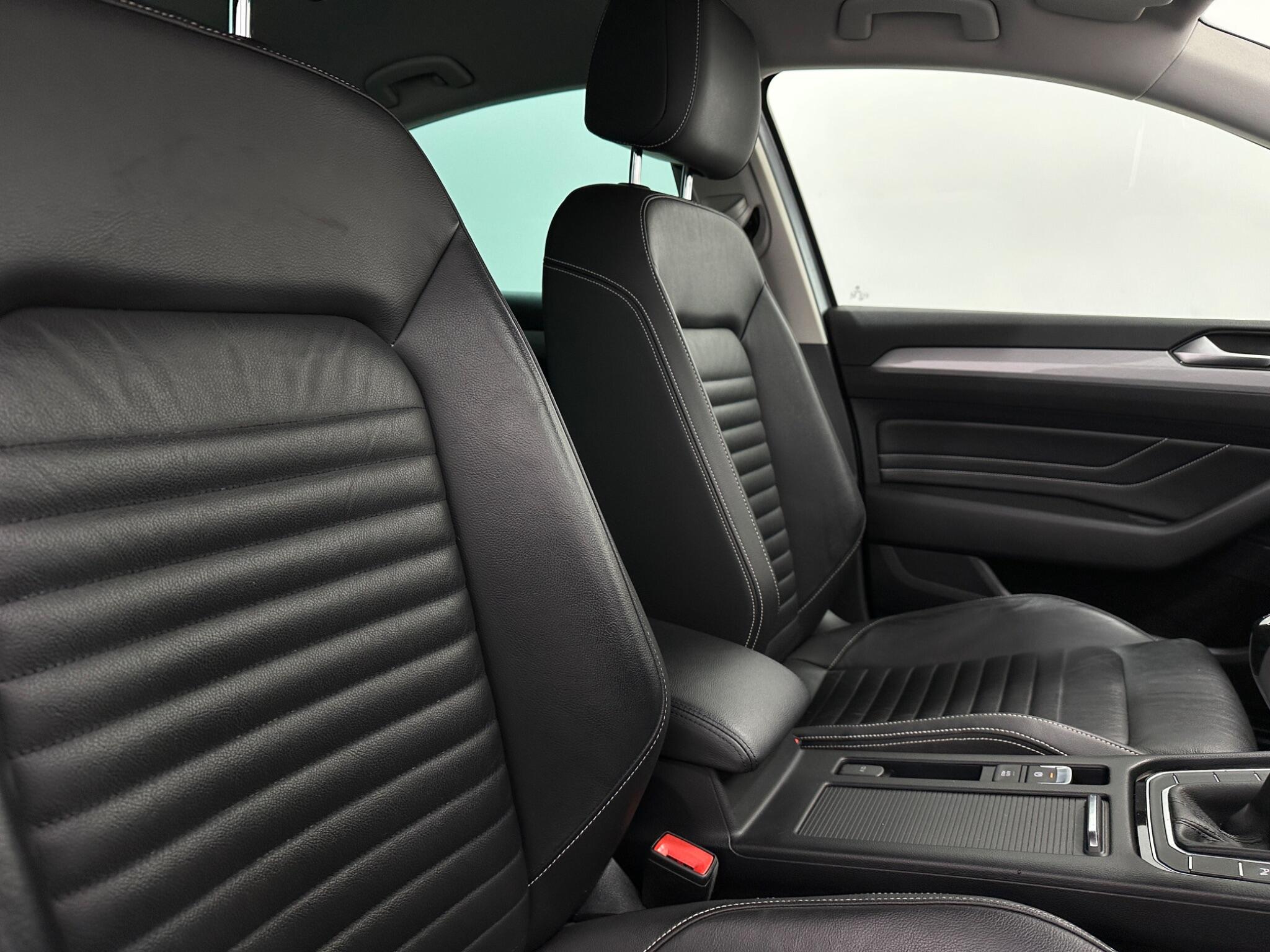 Volkswagen Passat view 32