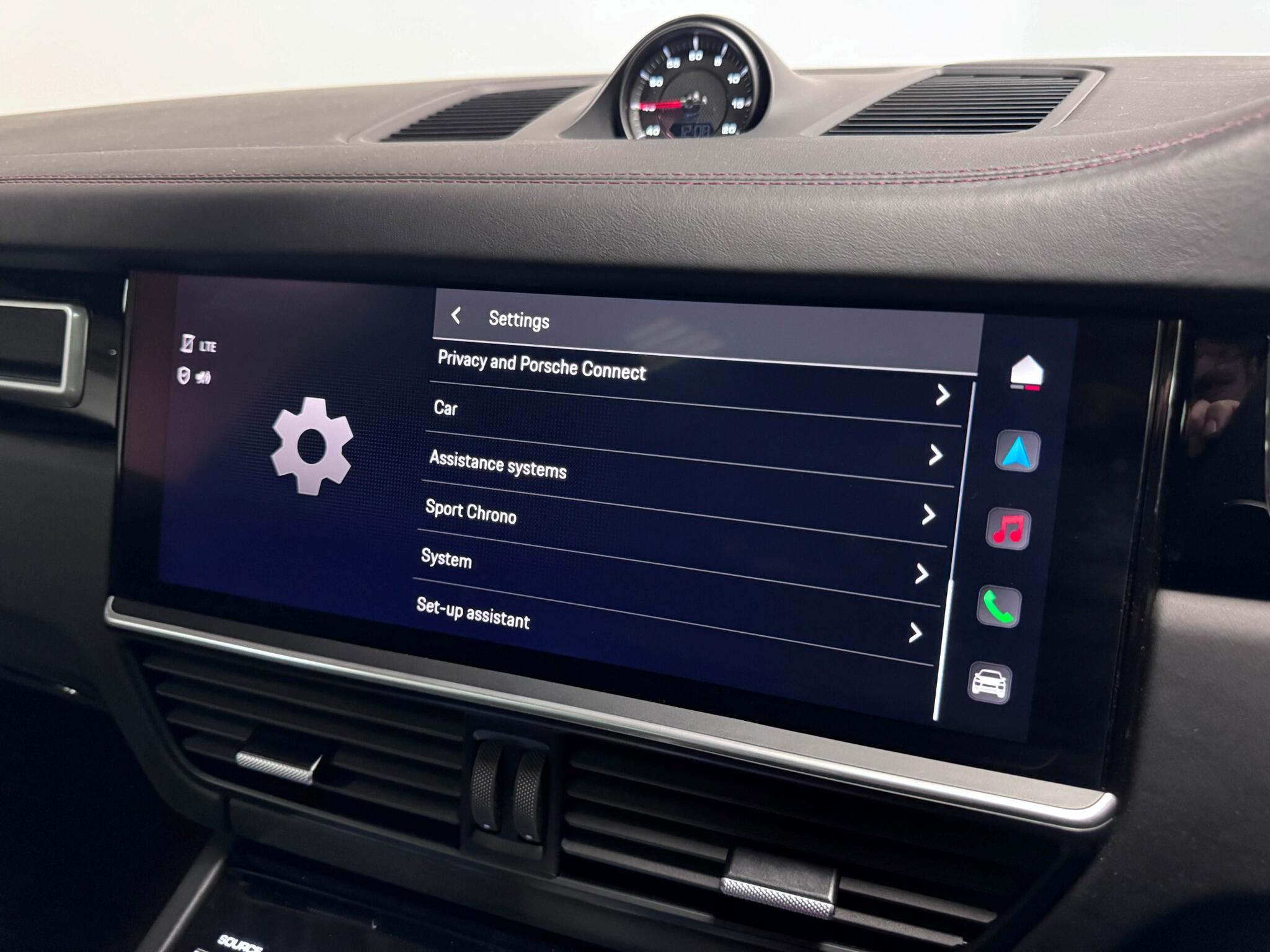 Porsche Cayenne view 69