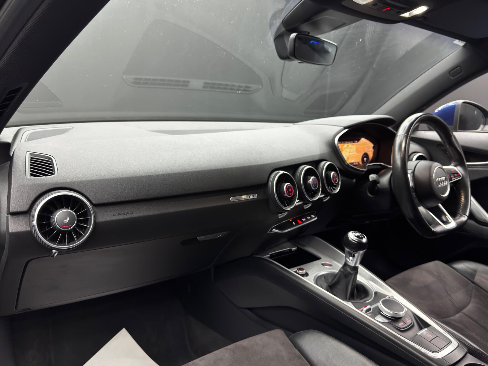 Audi TT view 11