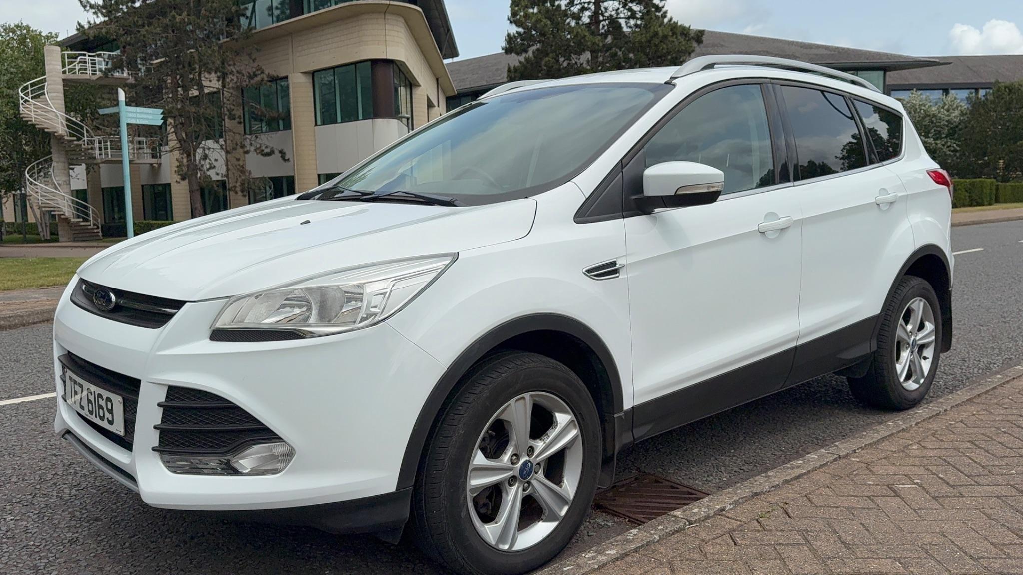 2014 Ford Kuga 2.0 TDCi Zetec AWD Euro 5 5dr • 87,800 miles image 9