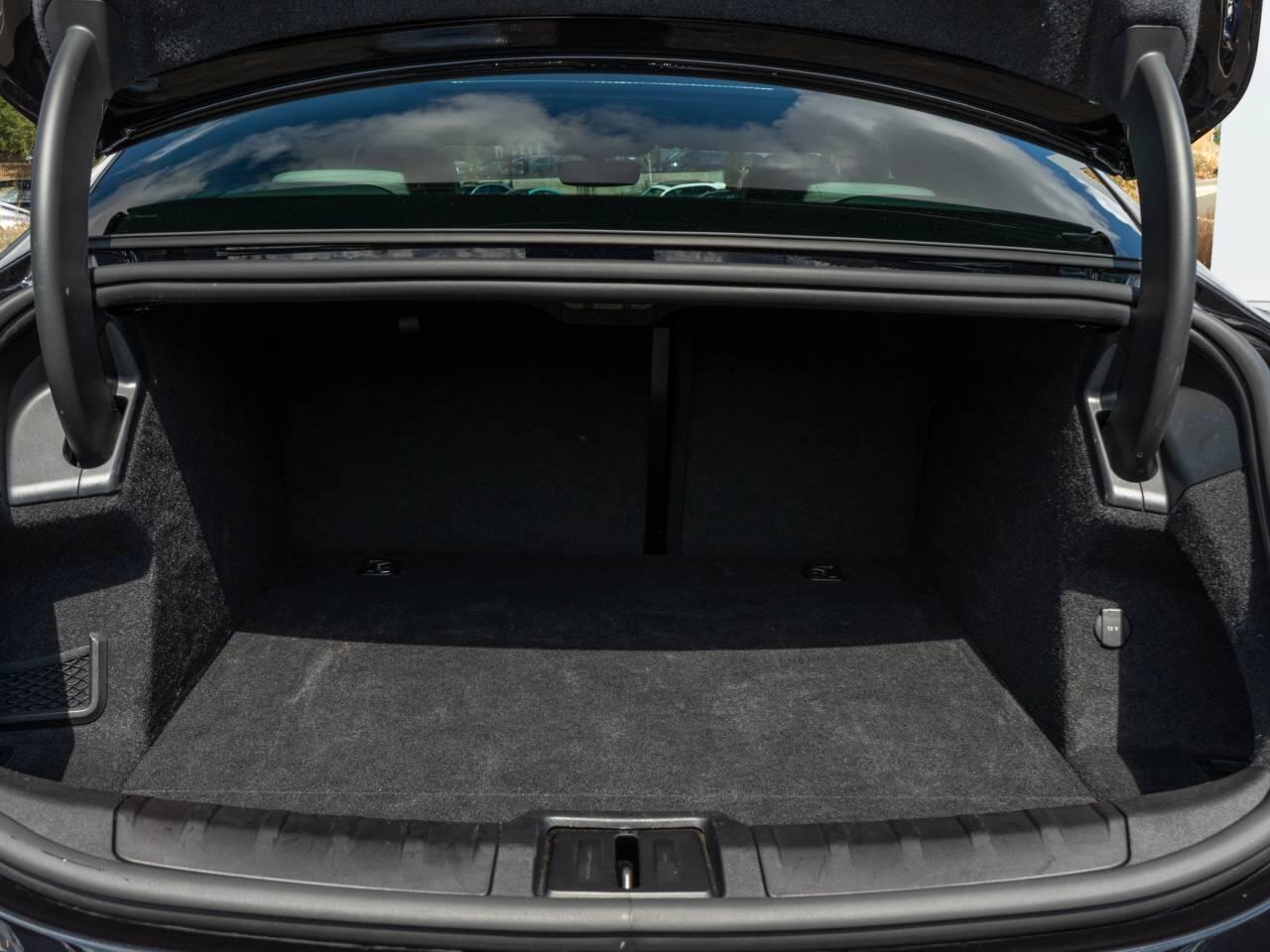 Porsche Taycan view 39