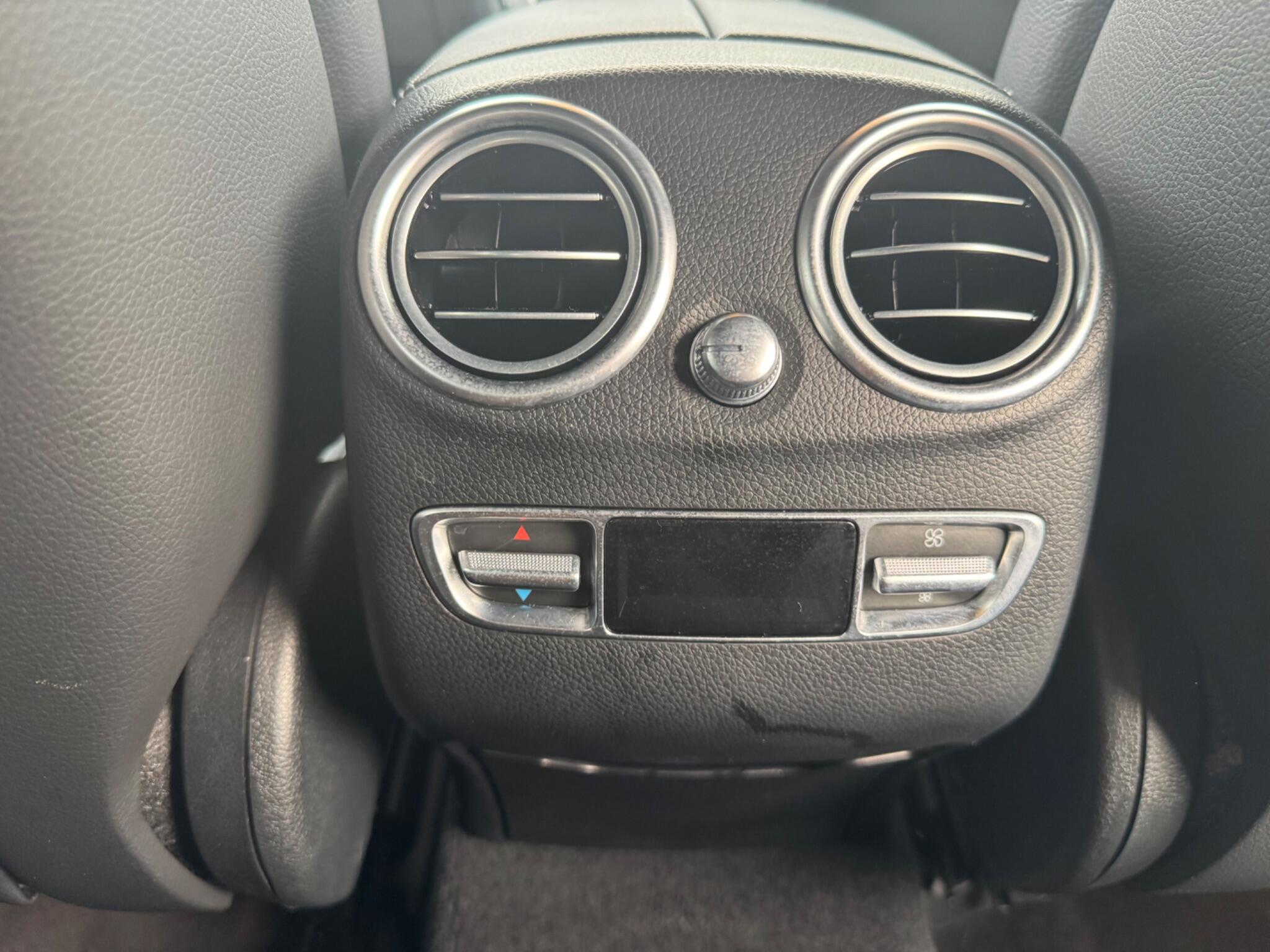 Mercedes-Benz GLC view 30