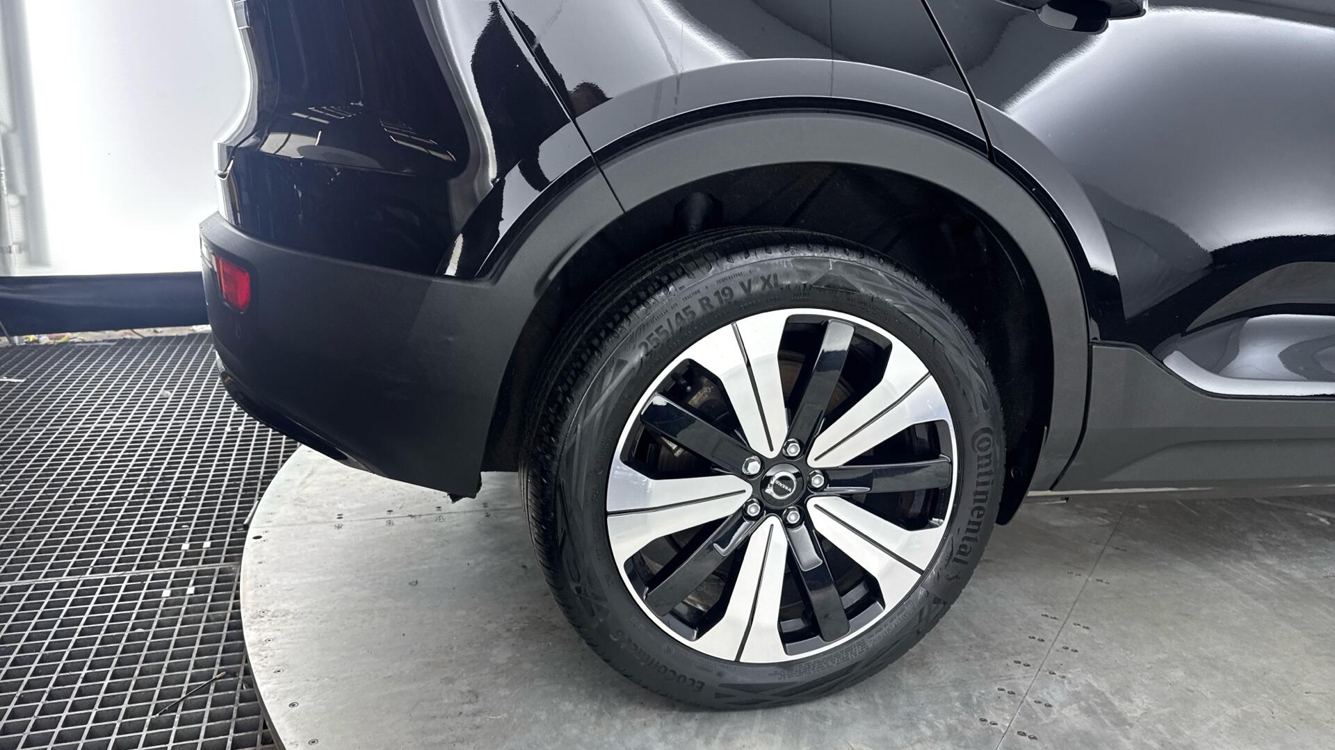 Volvo XC40 view 19