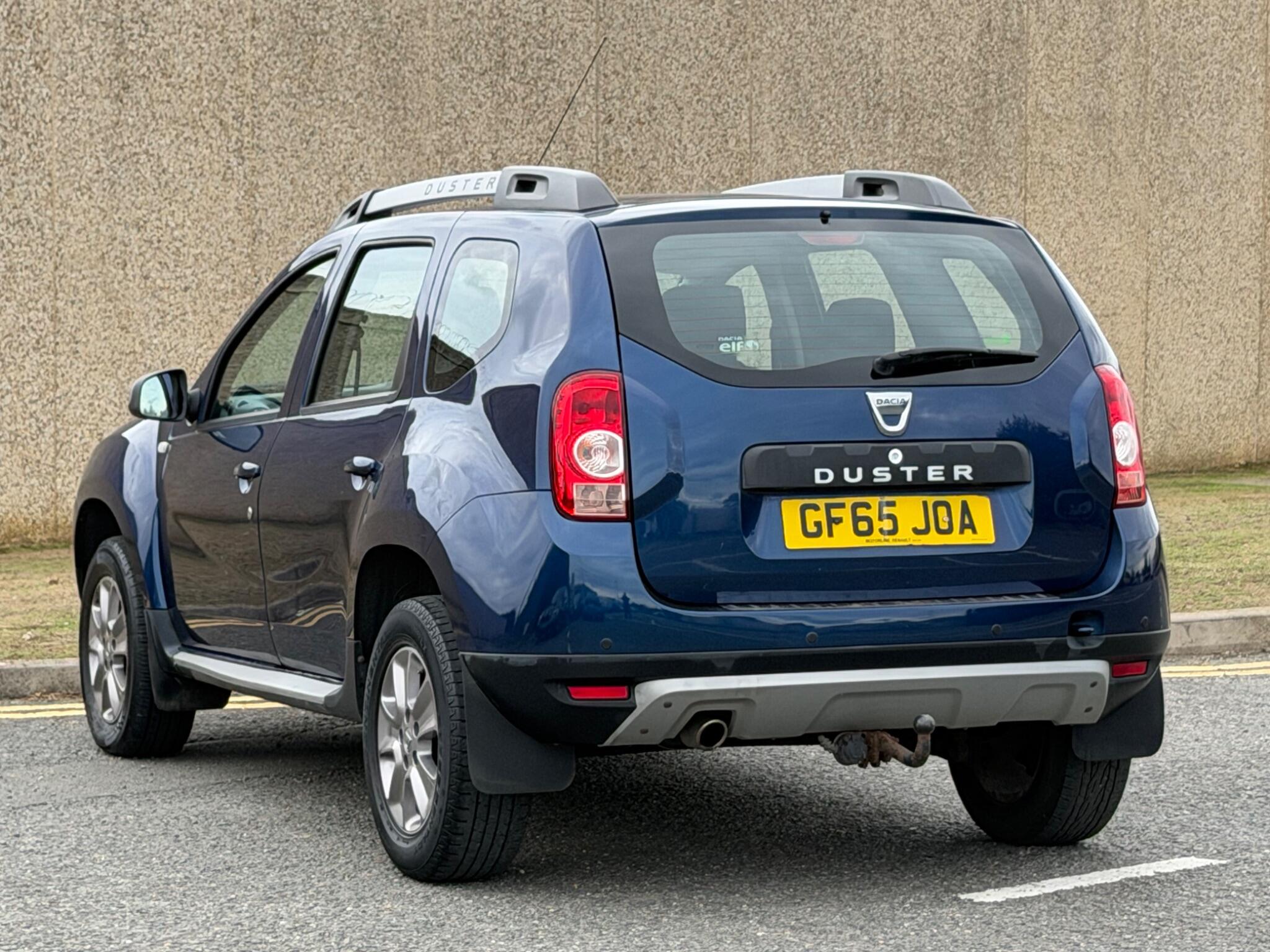 Dacia Duster view 6