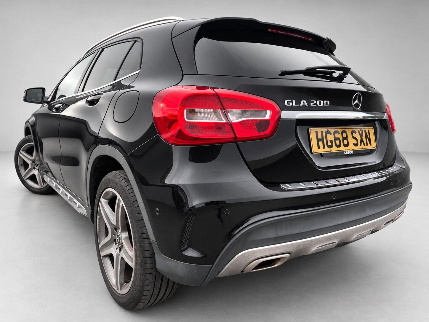 Mercedes-Benz Gla view 11