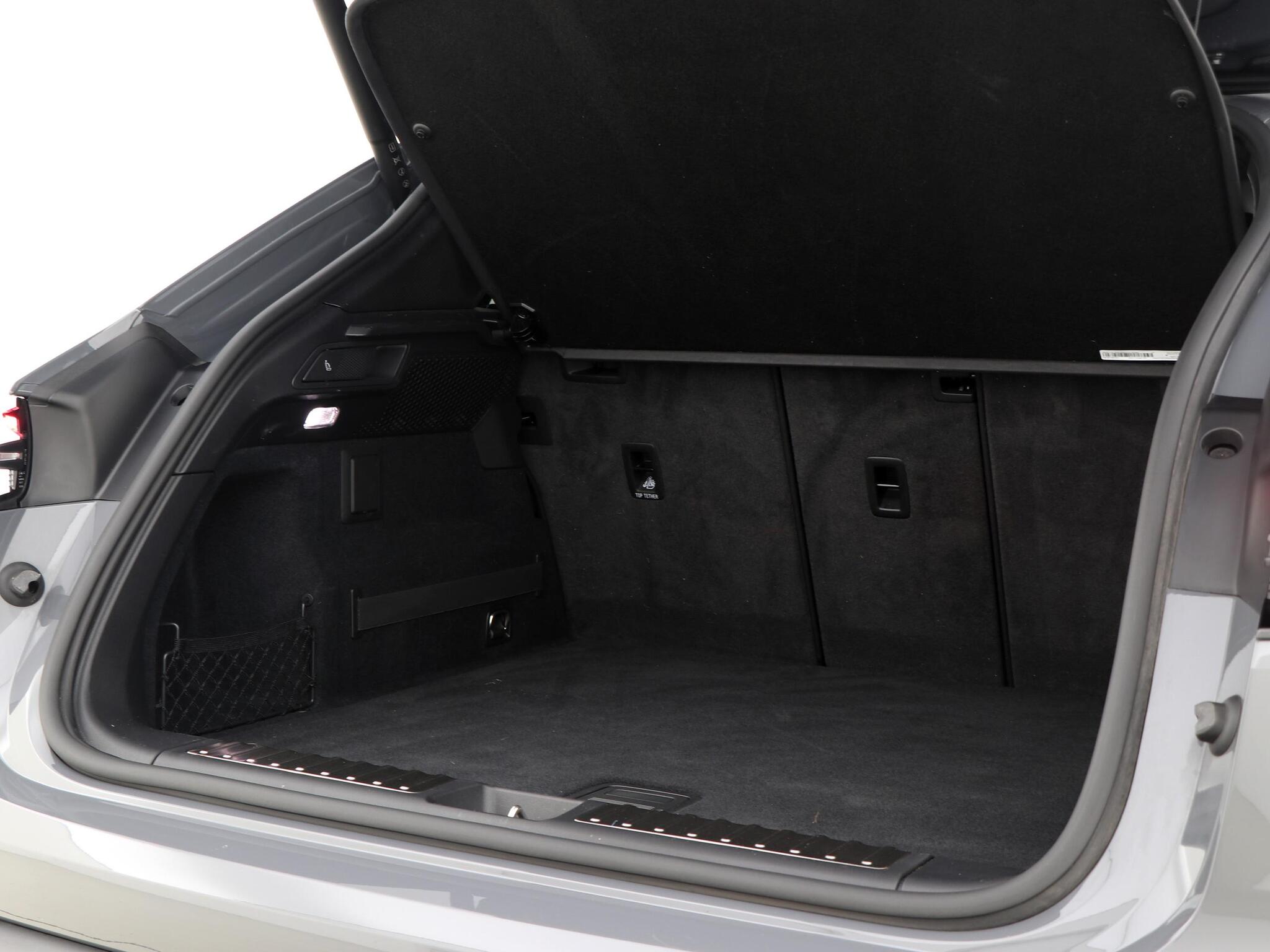 Porsche Macan view 30