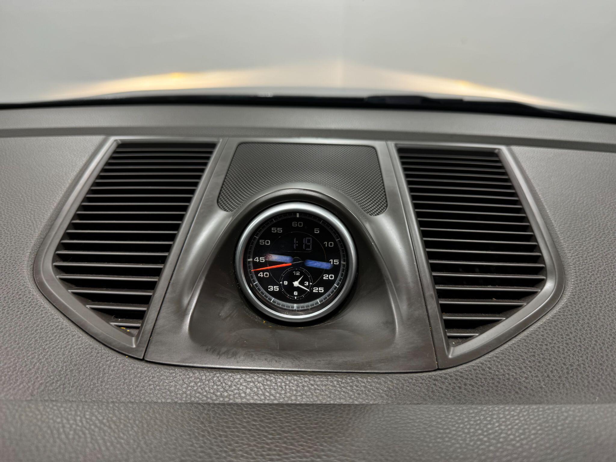 Porsche Macan view 34