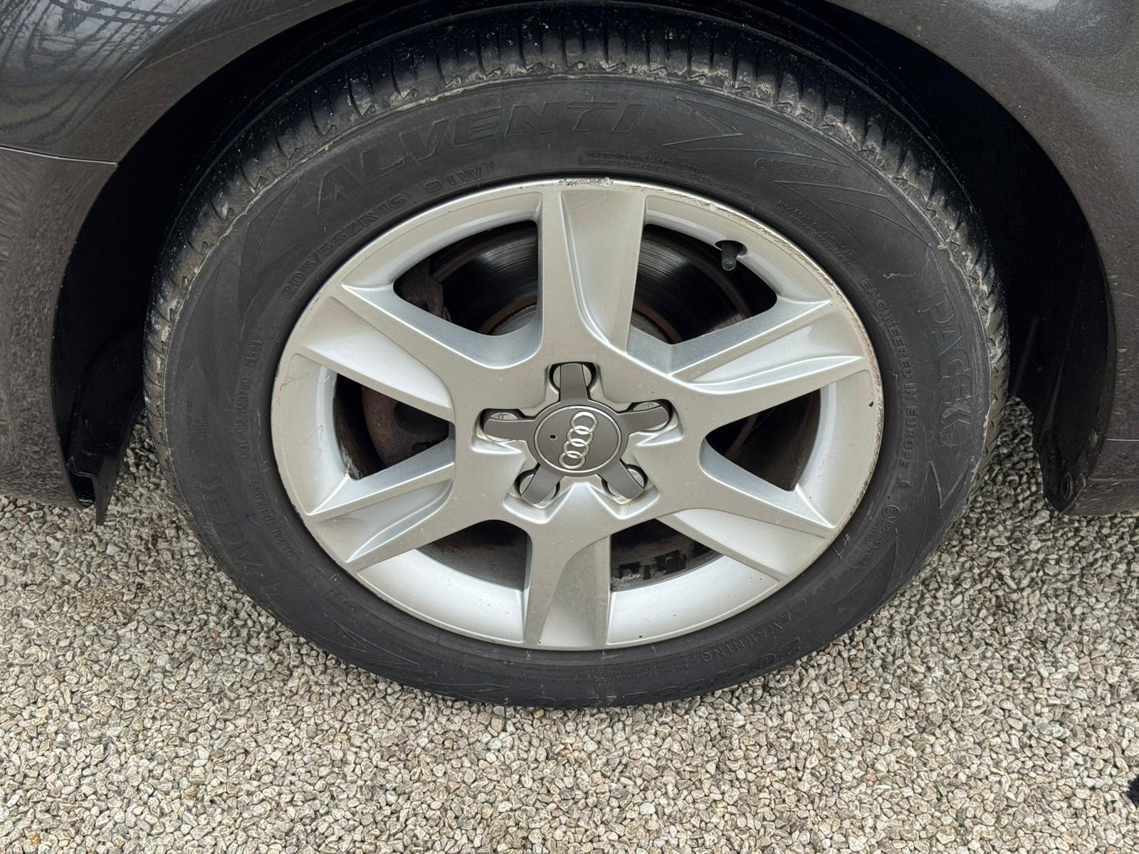 2010 Audi A3 image 28