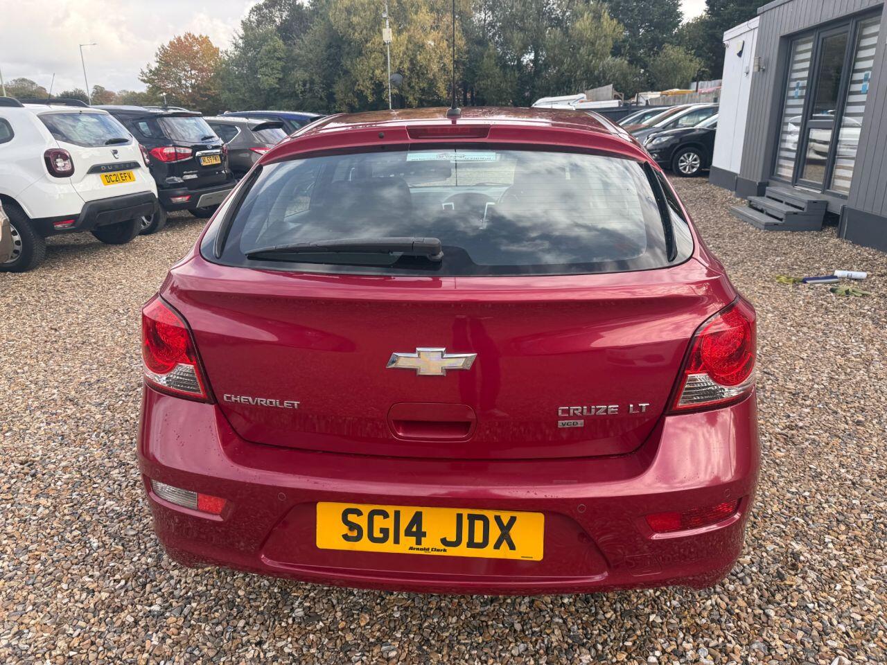 Chevrolet Cruze view 6