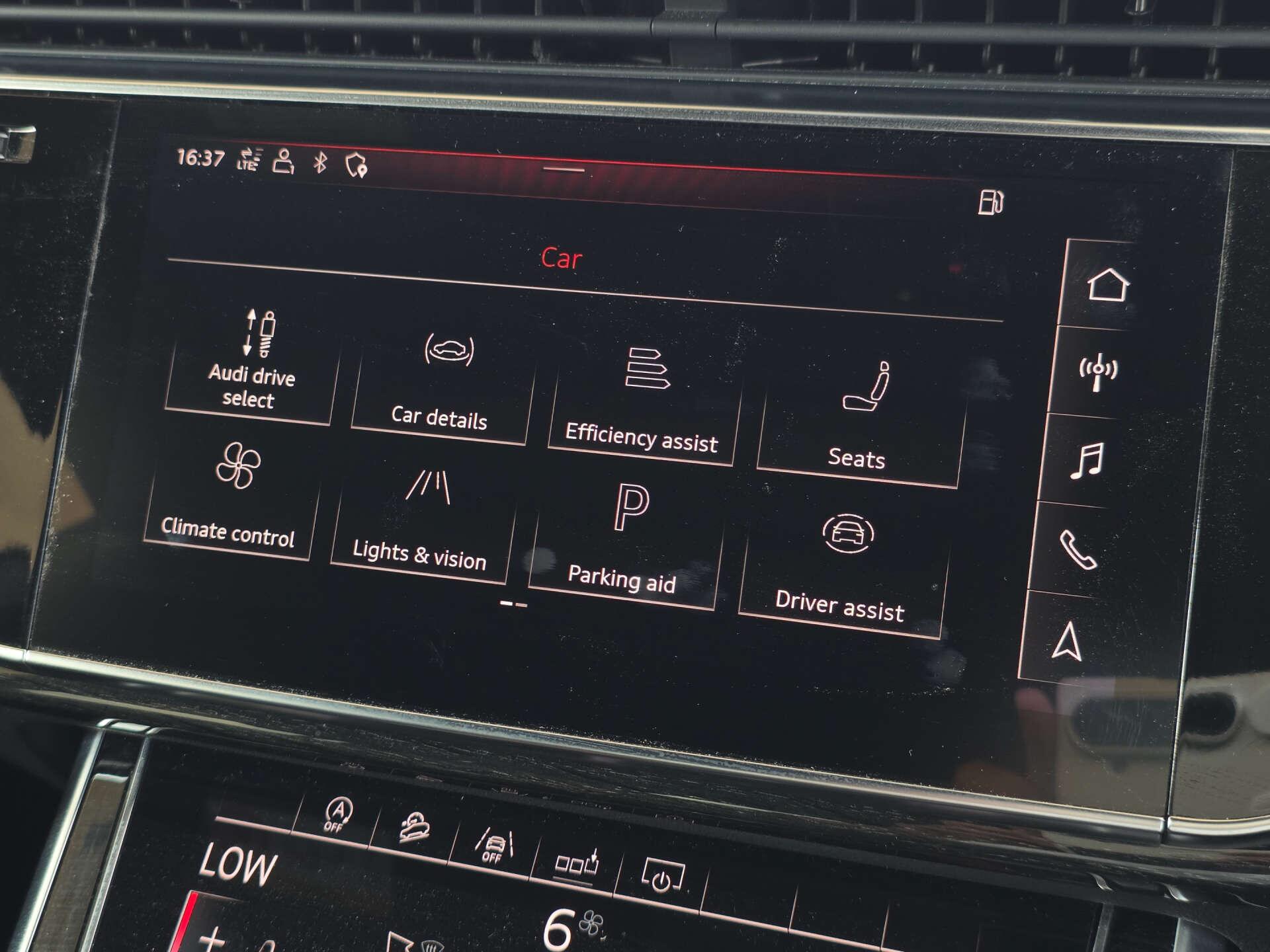 Audi Q8 view 36