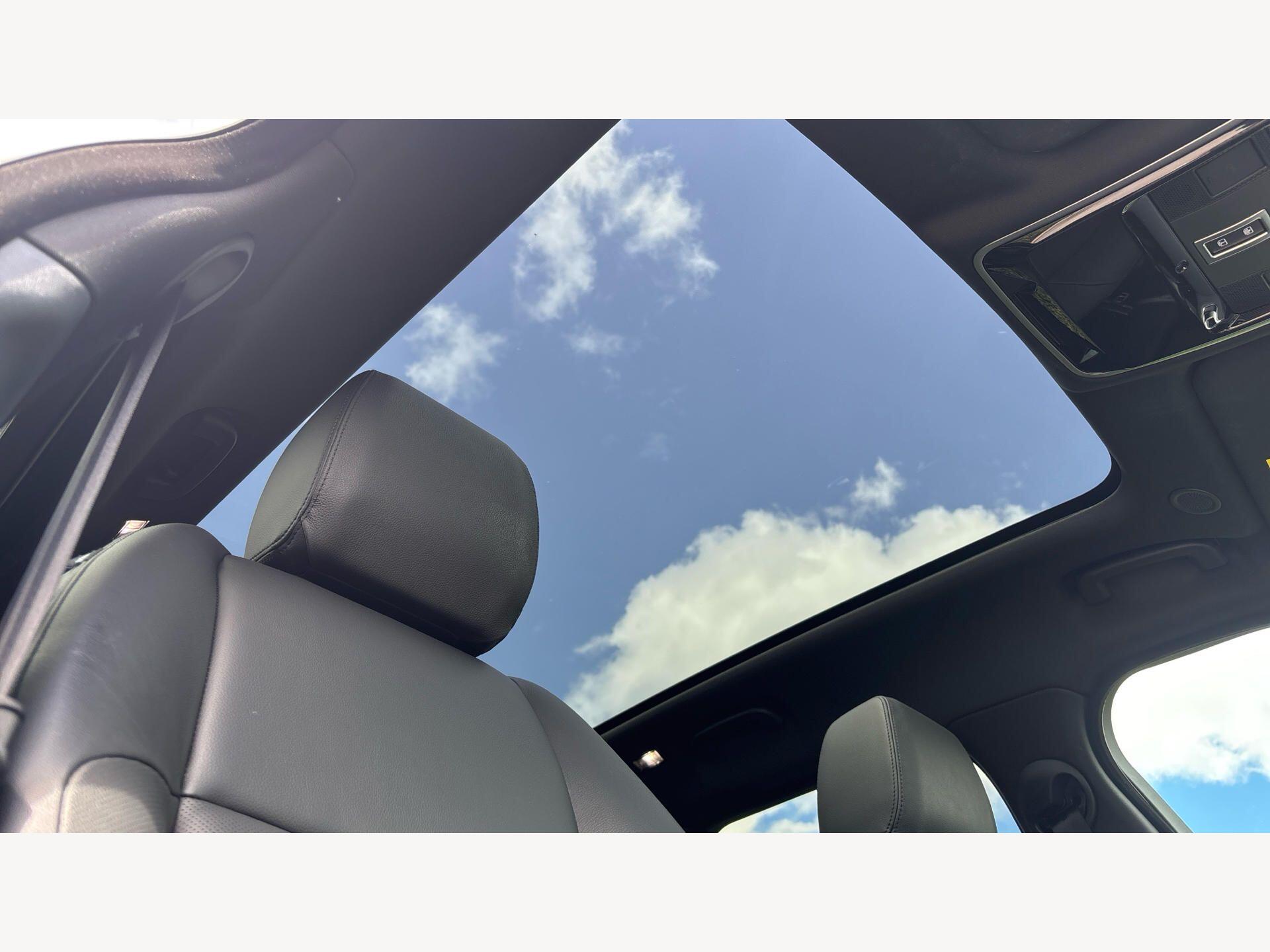 Land Rover Range Rover Velar view 24
