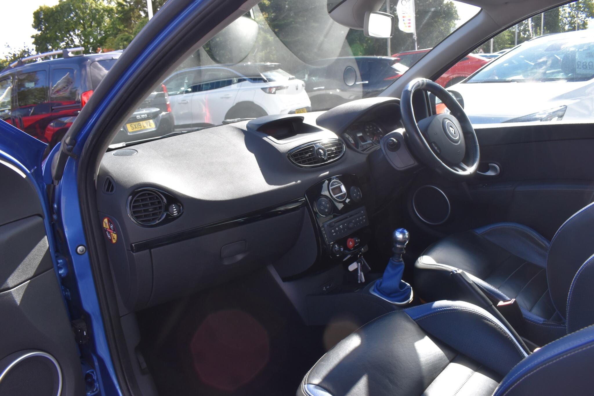 Clio - 2.0 Gordini Euro 5 3dr - Image 15