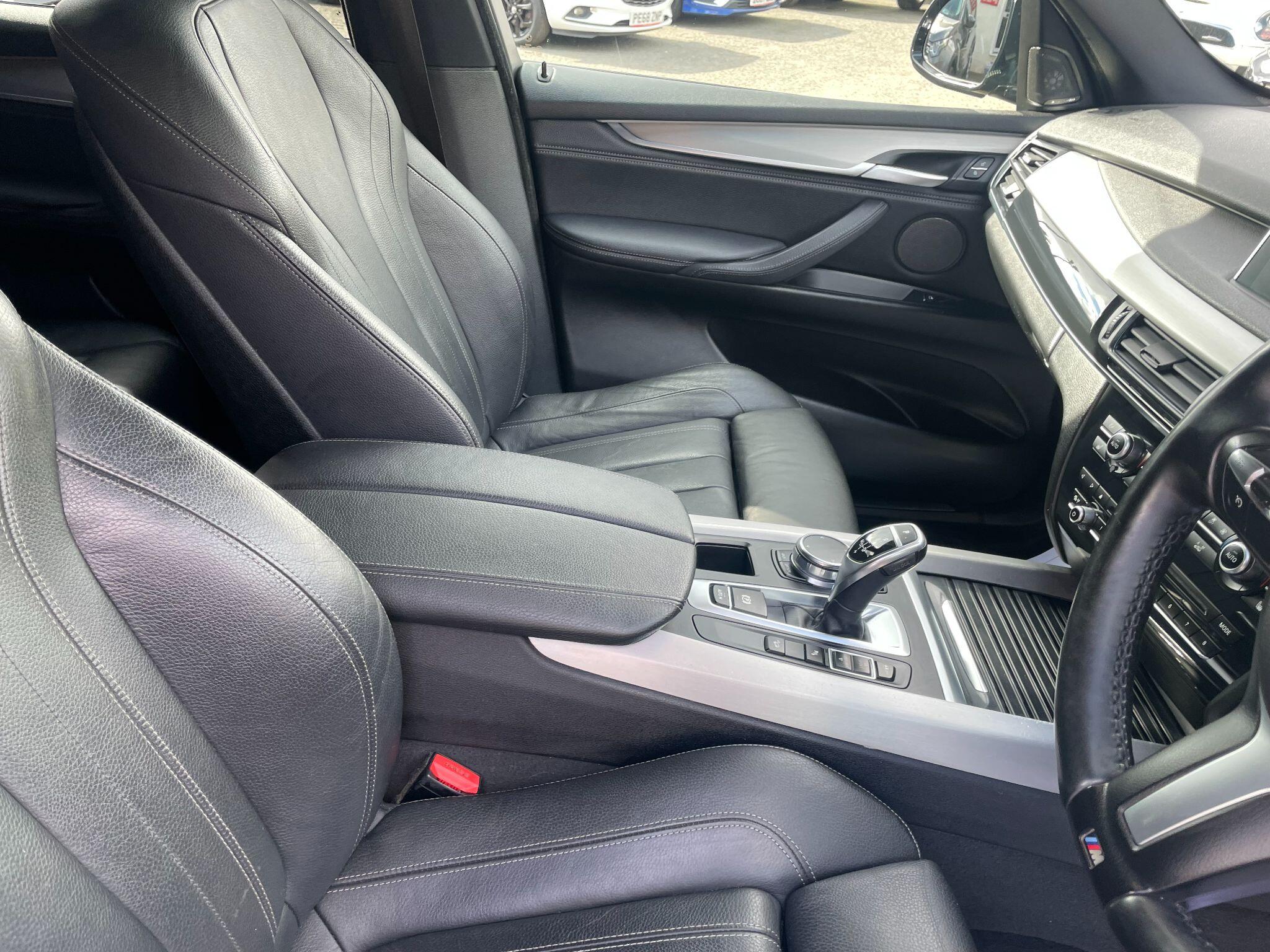 BMW X5 view 15