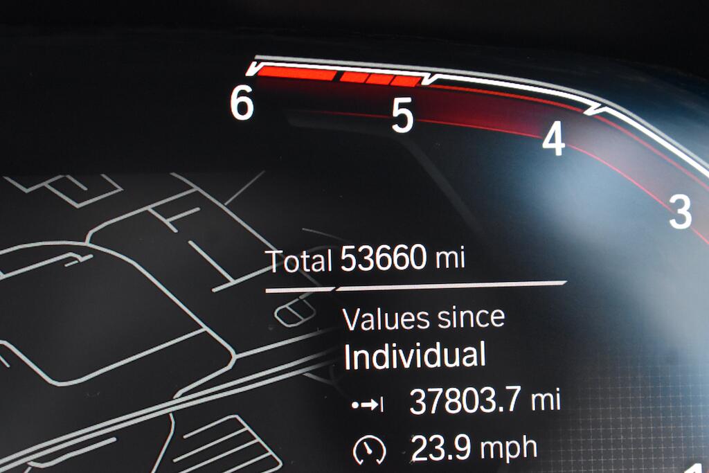 BMW 3 Series view 11