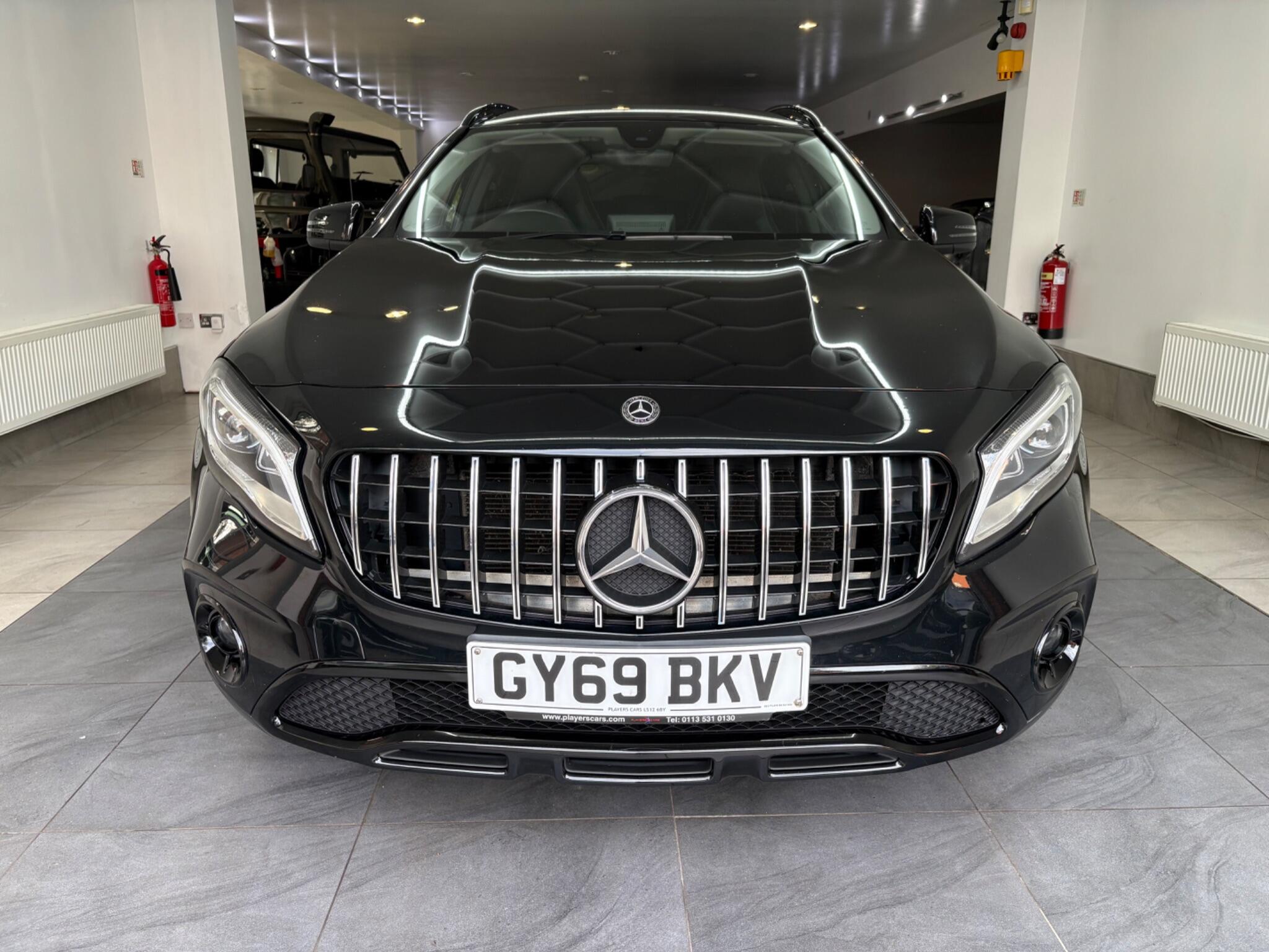 Mercedes-Benz Gla view 2