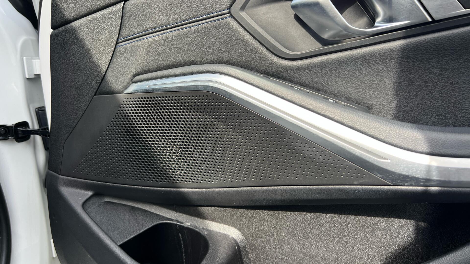 BMW 3 Series view 20