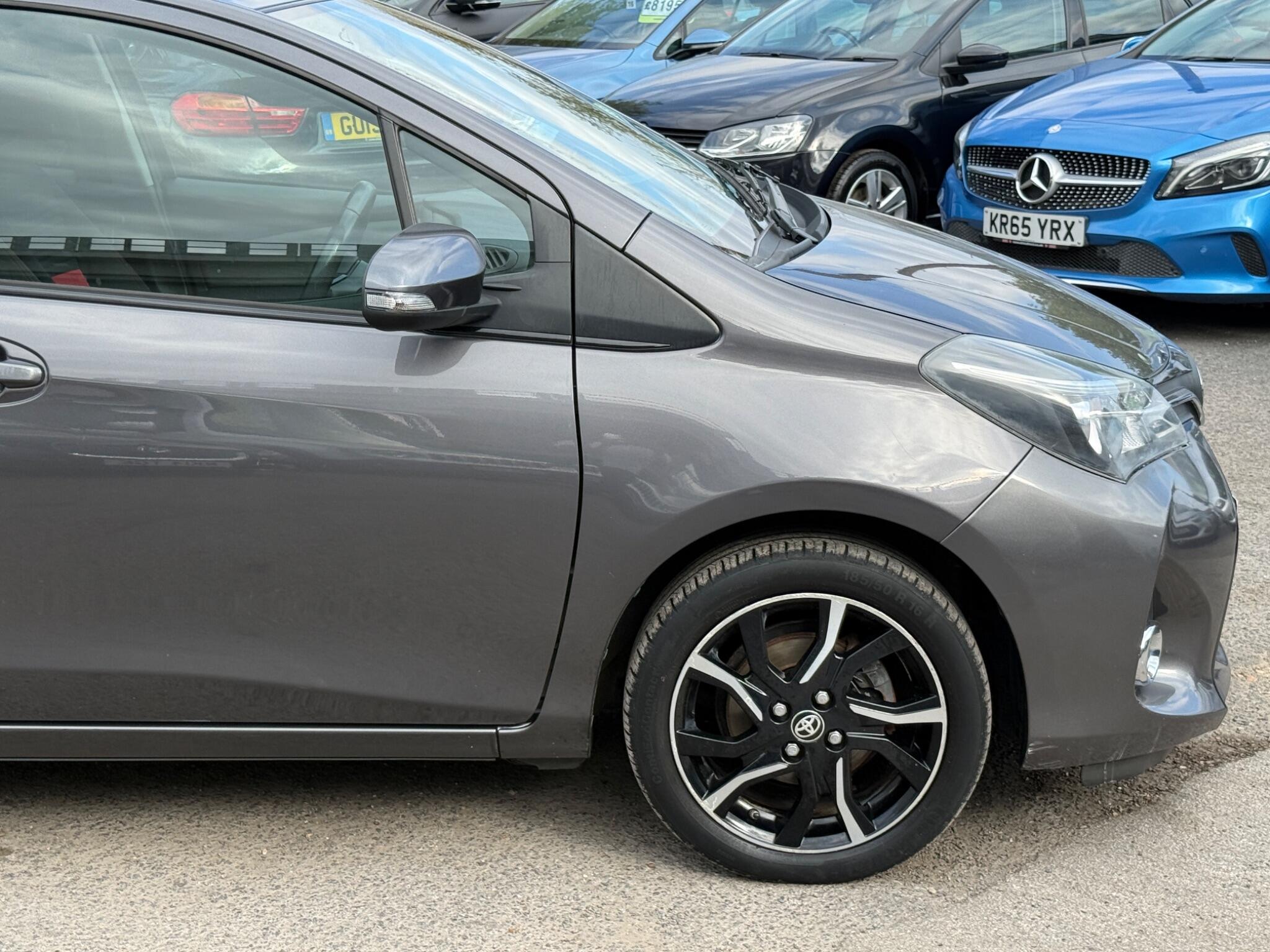 Toyota Yaris - Image 20