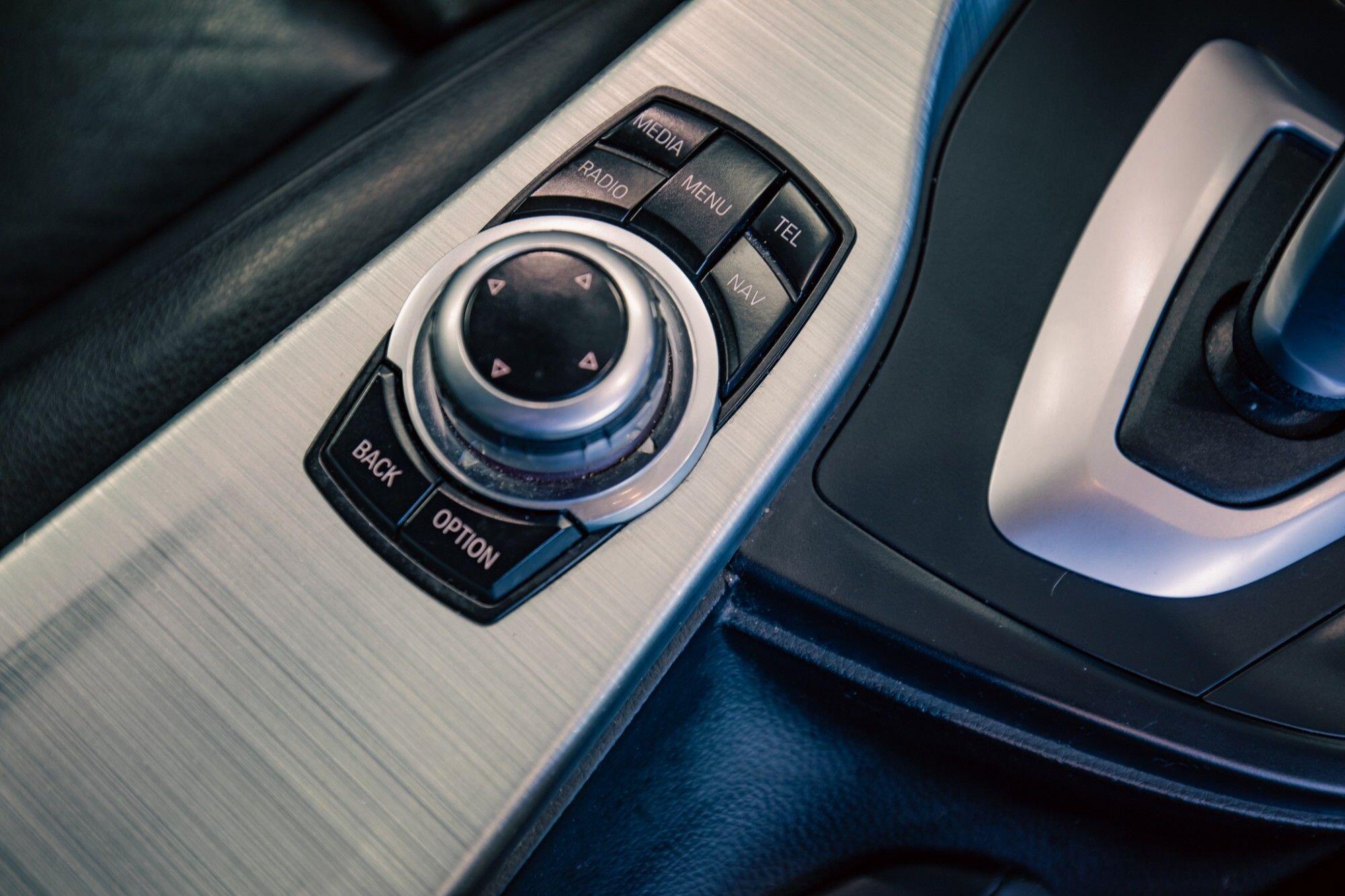 BMW 3 Series view 20