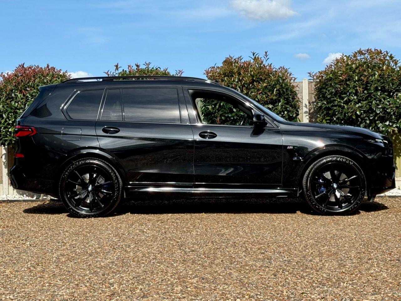 BMW X7 view 16