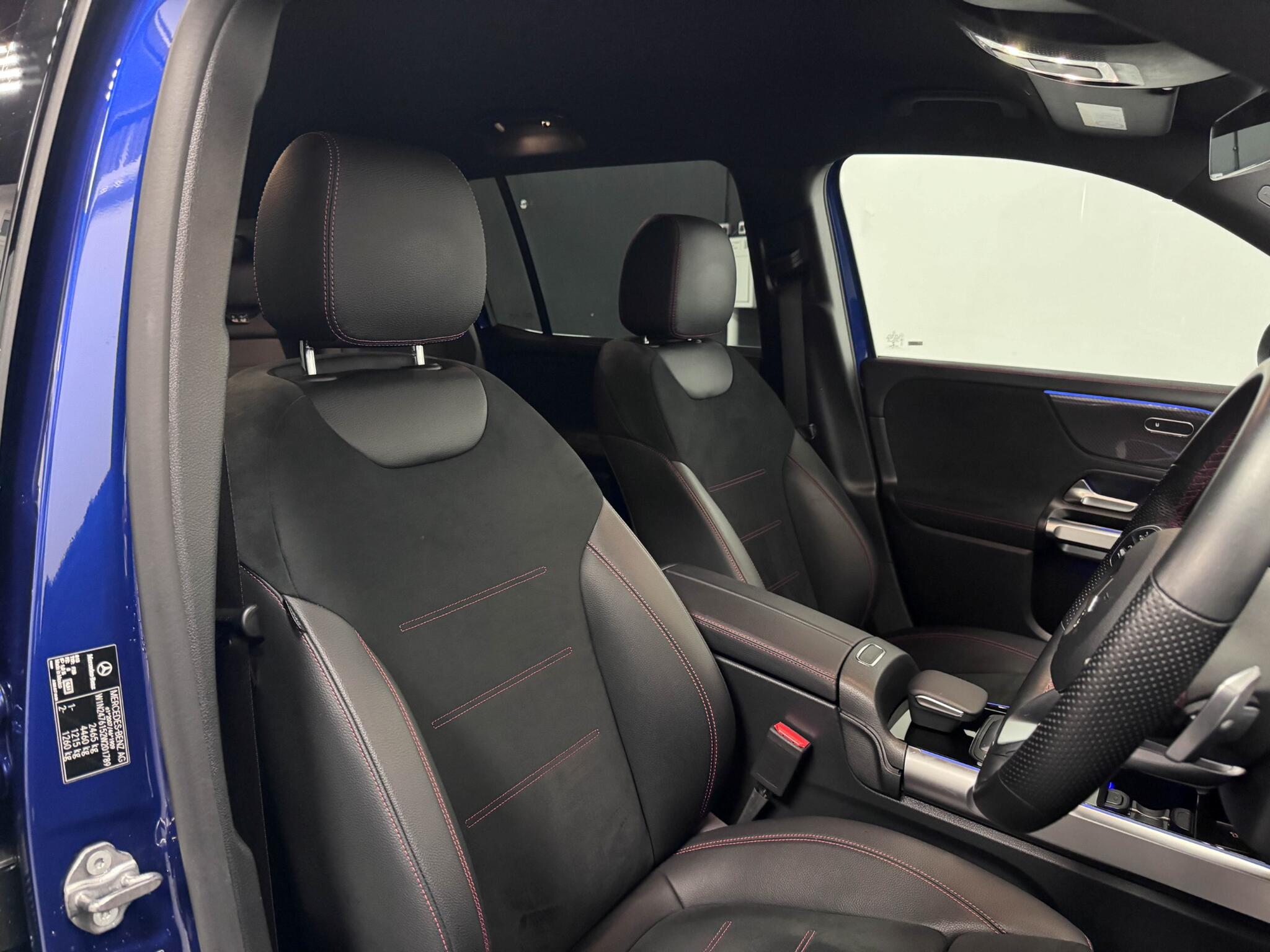 Mercedes-Benz GLB view 29