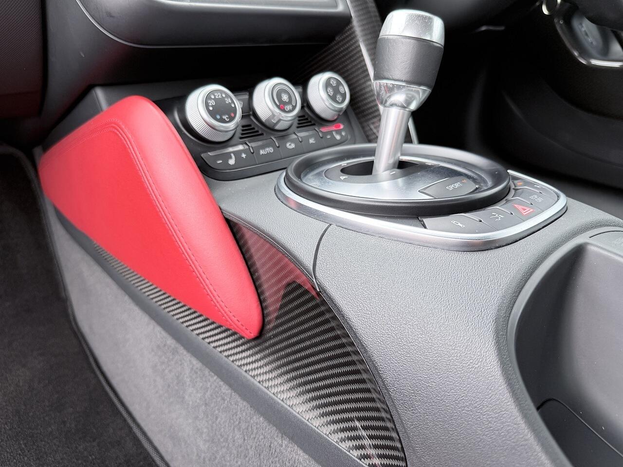 Audi R8 view 38