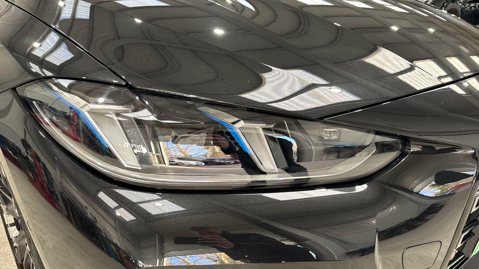 BMW I4 view 22