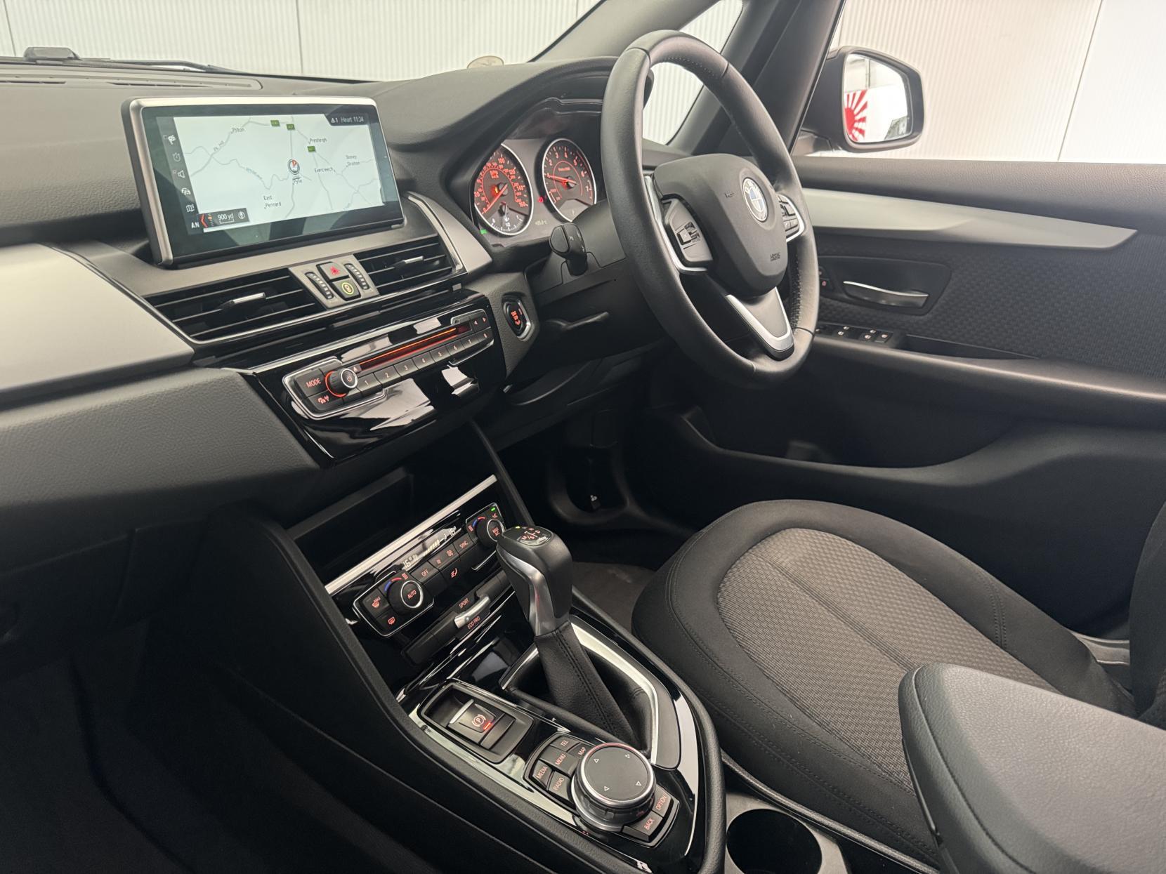 BMW 2 Series Active Tourer view 70