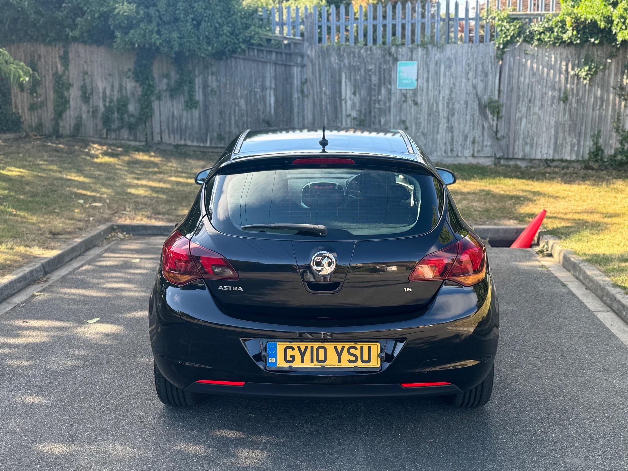 2010 Vauxhall Astra image 24