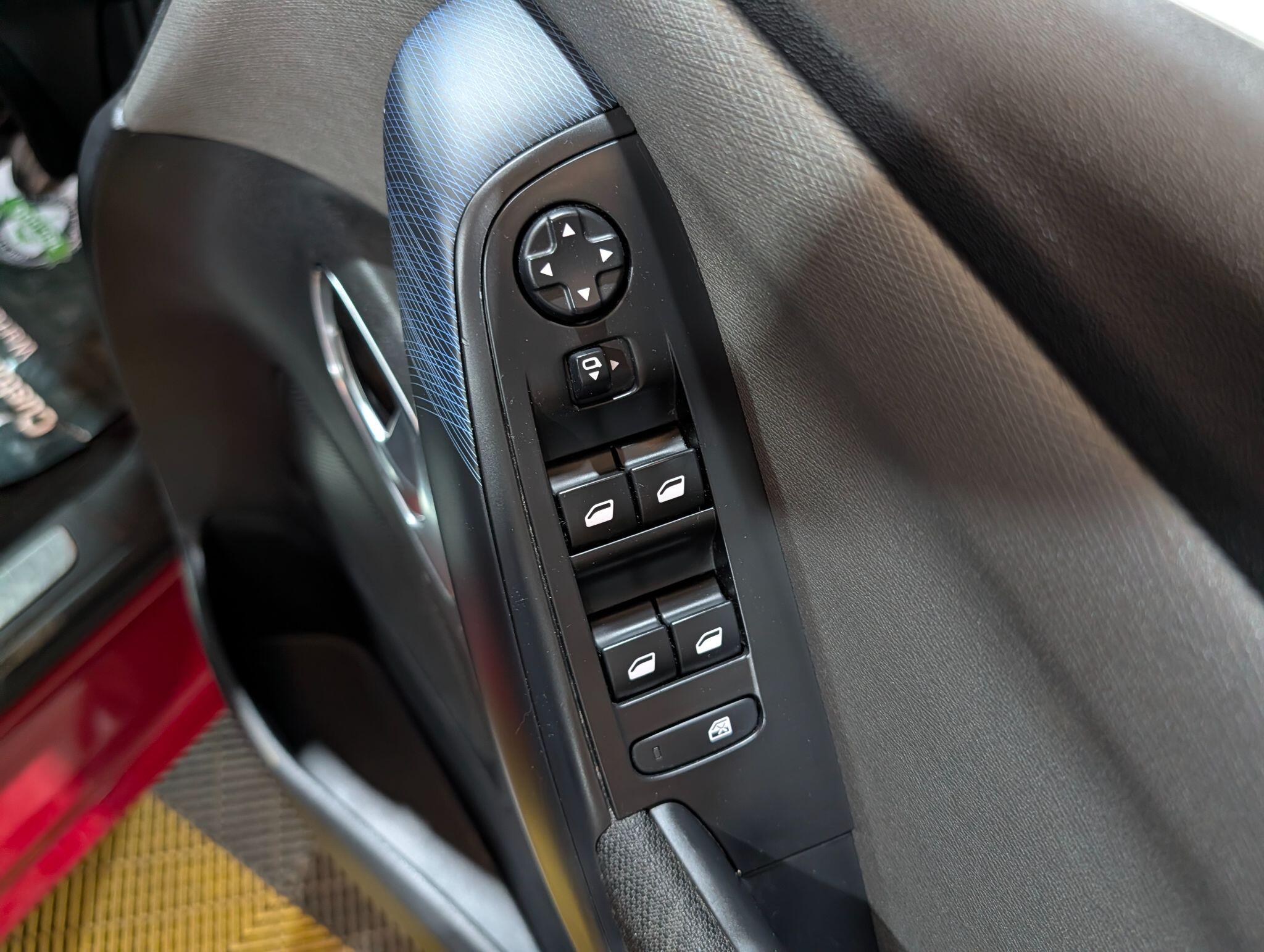 Citroen Grand C4 Picasso view 34