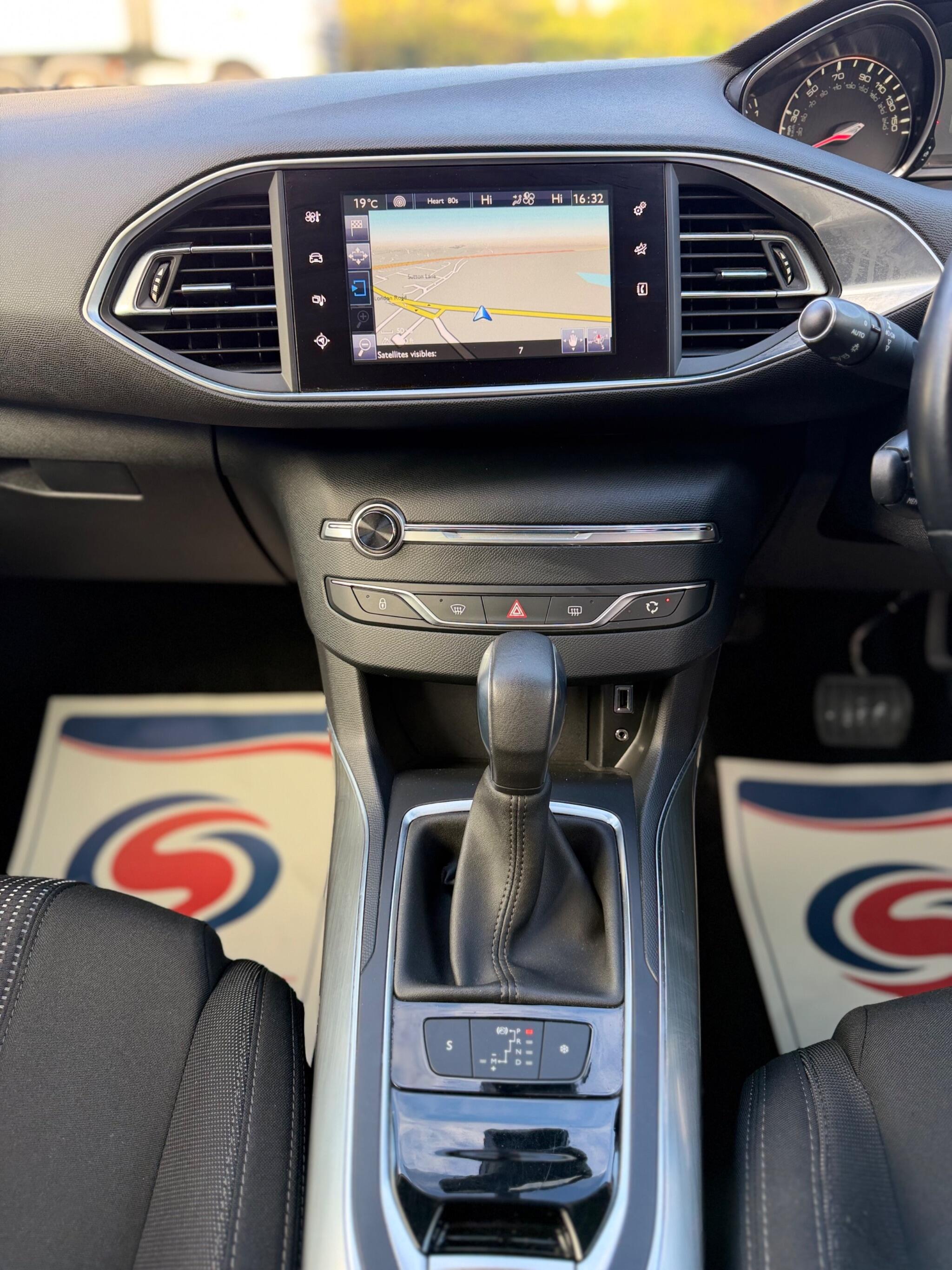 Peugeot 308 view 20
