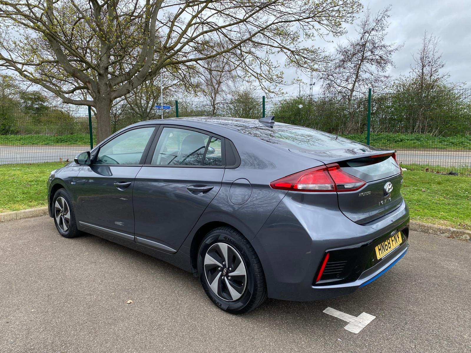 Hyundai Ioniq view 9